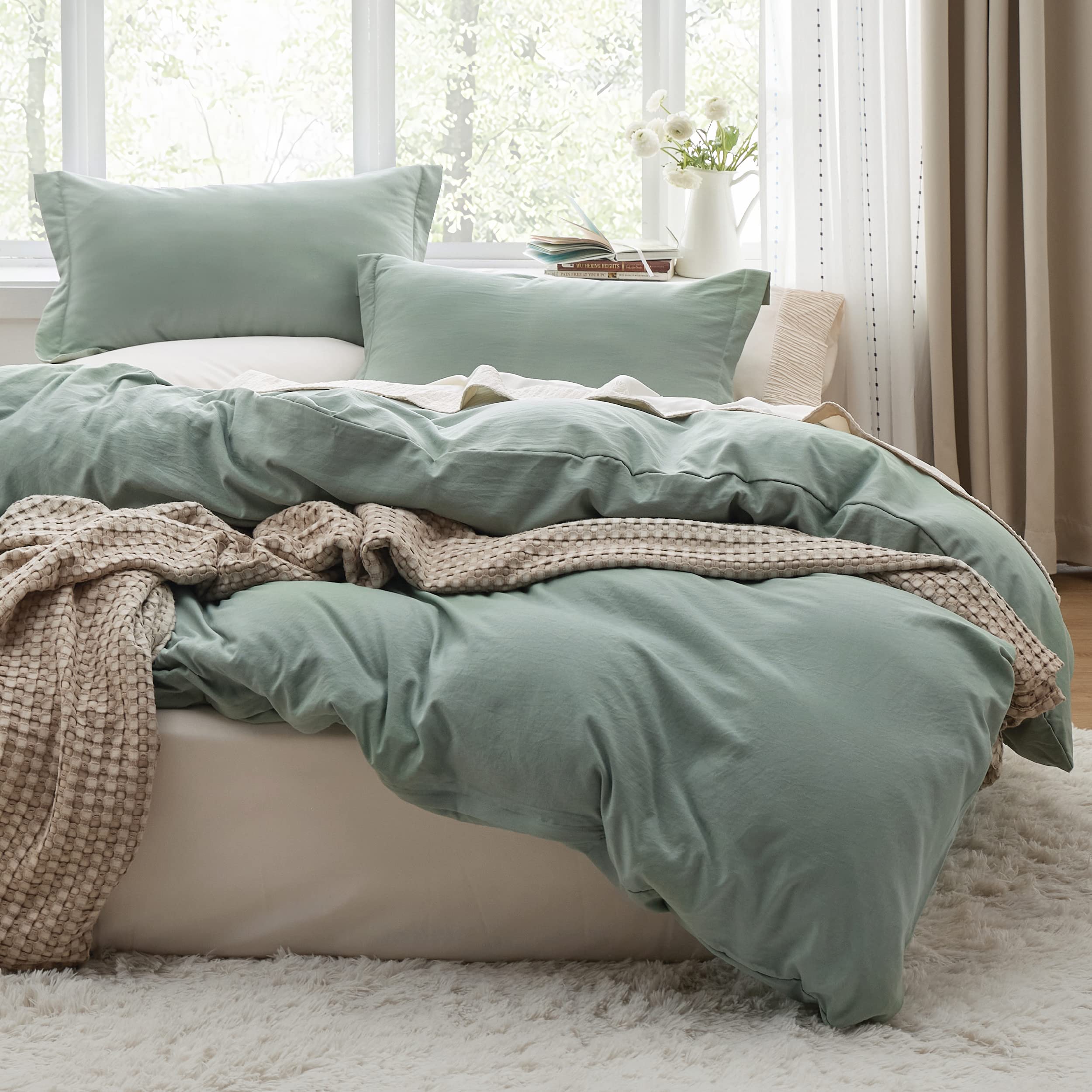 Bedsure Sage Green Oversized King Duvet Cover - Soft Prewashed Oversized King Duvet Cover Set, 3 Pieces, 1 Duvet Cover 120X98 In