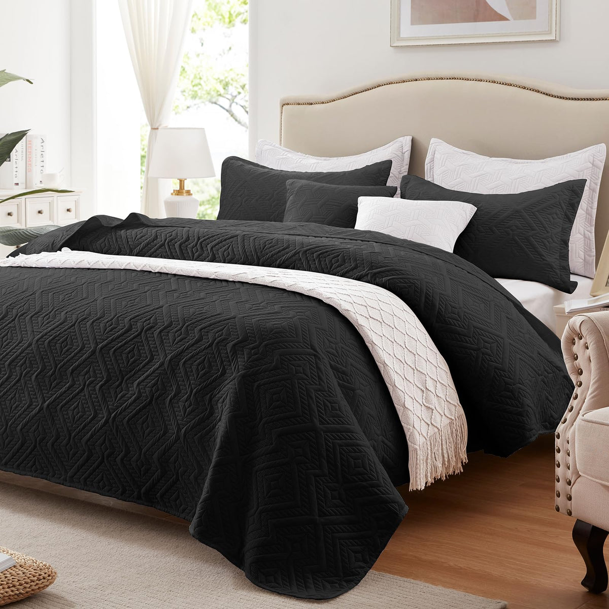 Leaonme Full/Queen Quilt Set 3 Pieces, Lightweight Black Bedspread-90''X98'', Soft Microfiber Summer Quilt, Luxurious Warm Cover