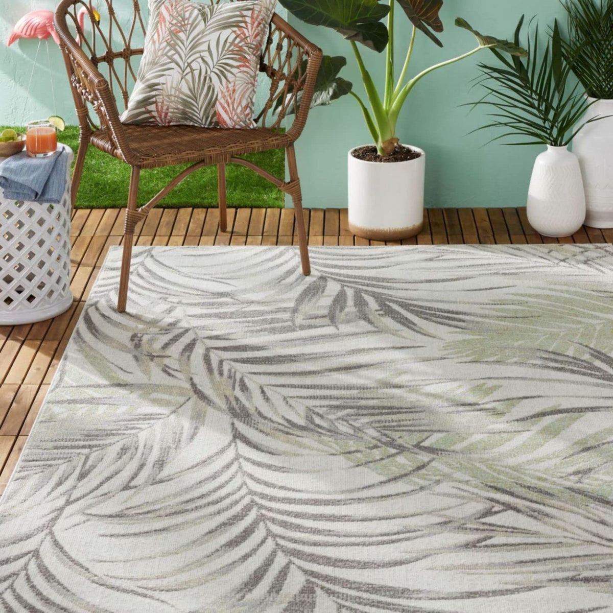 Tommy Bahama Malibu Palm Springs Coastal Indoor/Outdoor Area Rug, Ivory/Green, 5'3'X7'3'