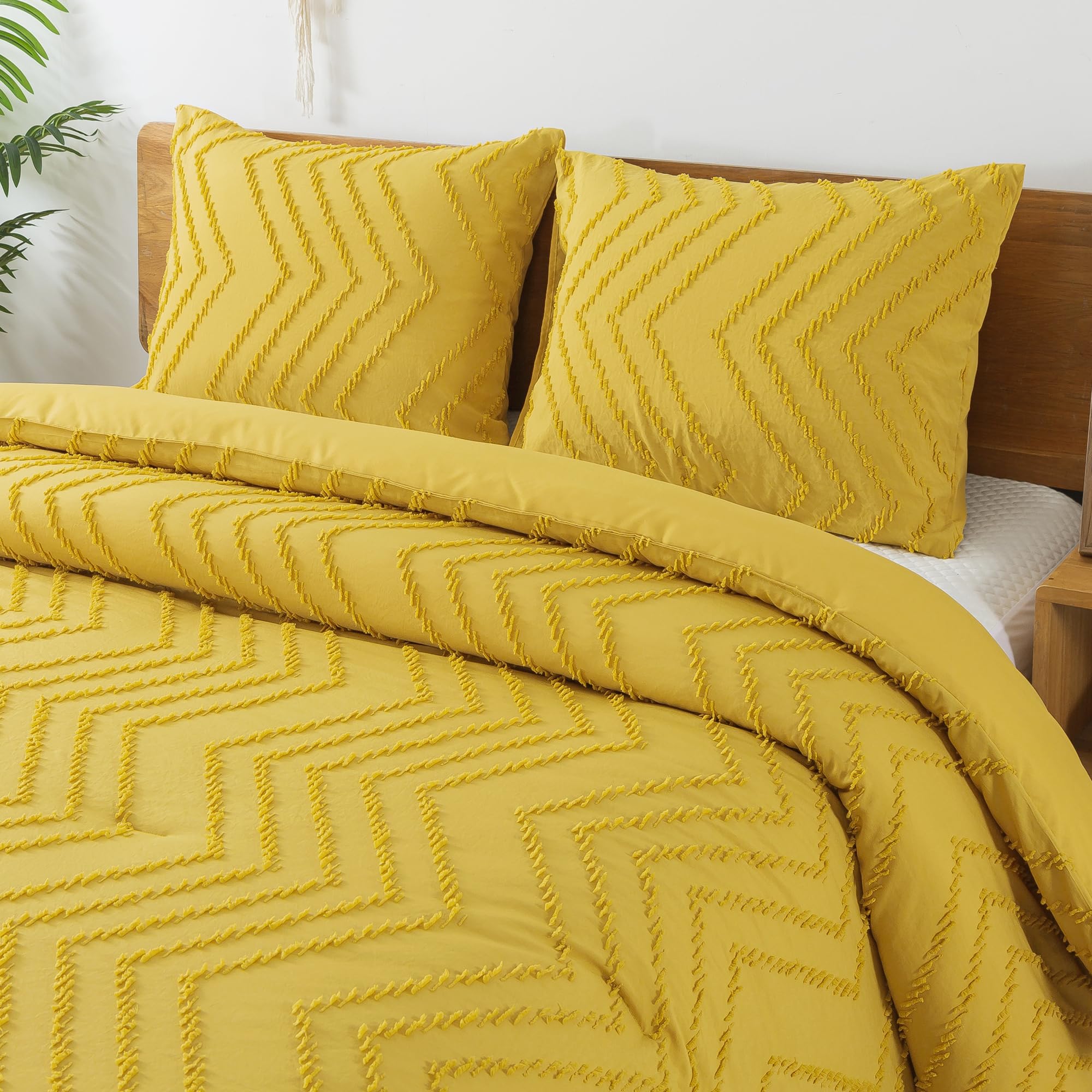 Litanika Mustard Yellow Queen Size Comforter Sets, 3 Pieces Lightweight Chevron Tufted Bedding Comforter Set, Fluffy Down Altern