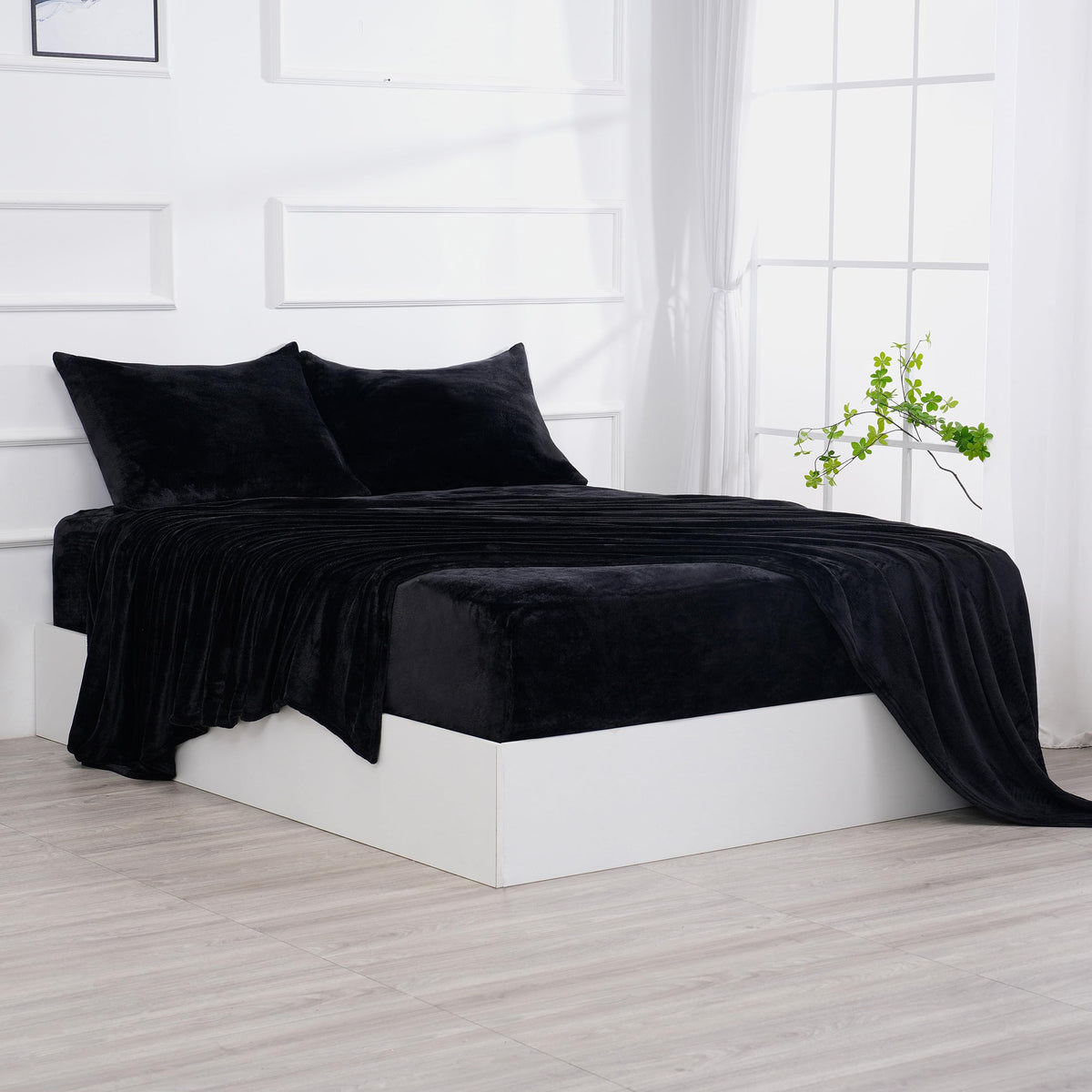 Micro Fleece Bed Sheet Set Queen Size Black - Ultra-Soft Velvet Plush Queen Bed Sheets With Deep Pockets,No Pilling,Cozy Warmth