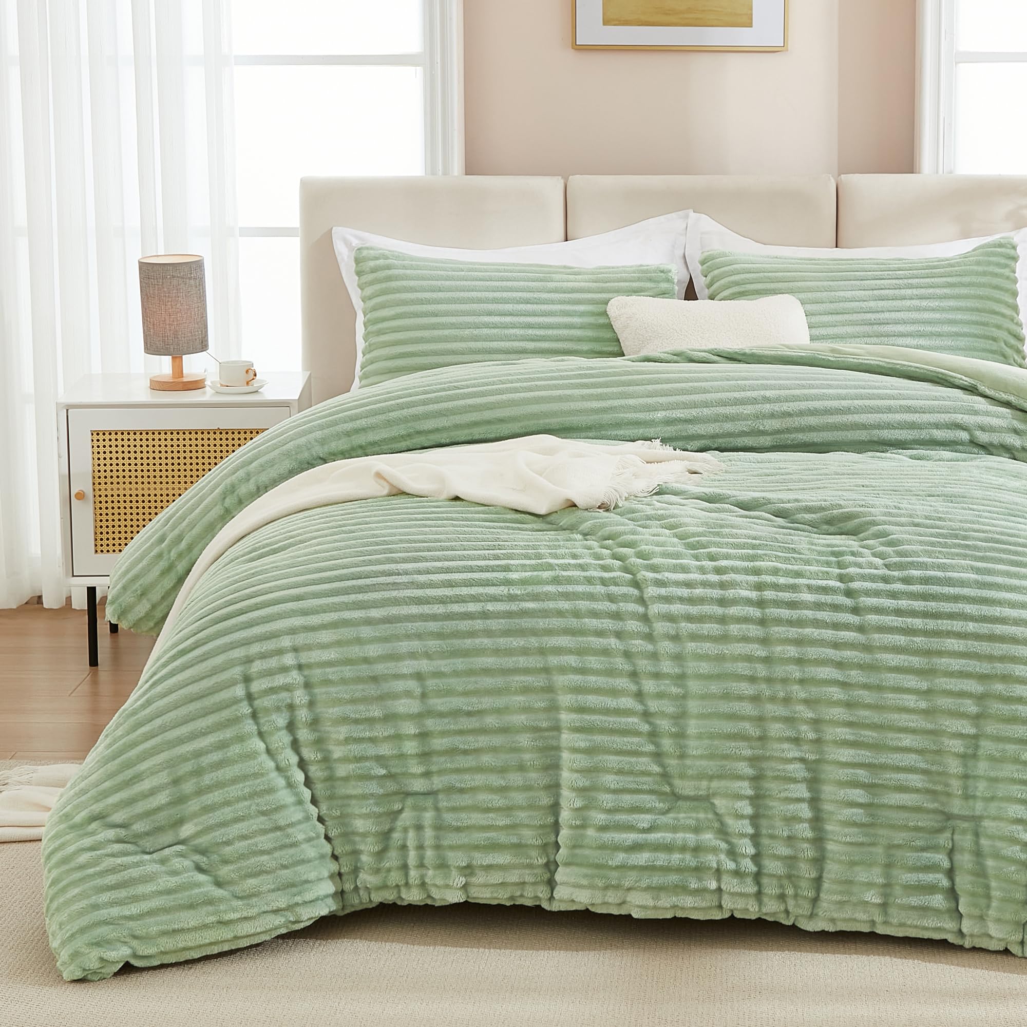 Andency Fleece Queen Comforter Set, 3 Pieces Sage Green Comforter Set For Queen Size Bed, Soft Warm Fluffy Fuzzy Bedding Set For