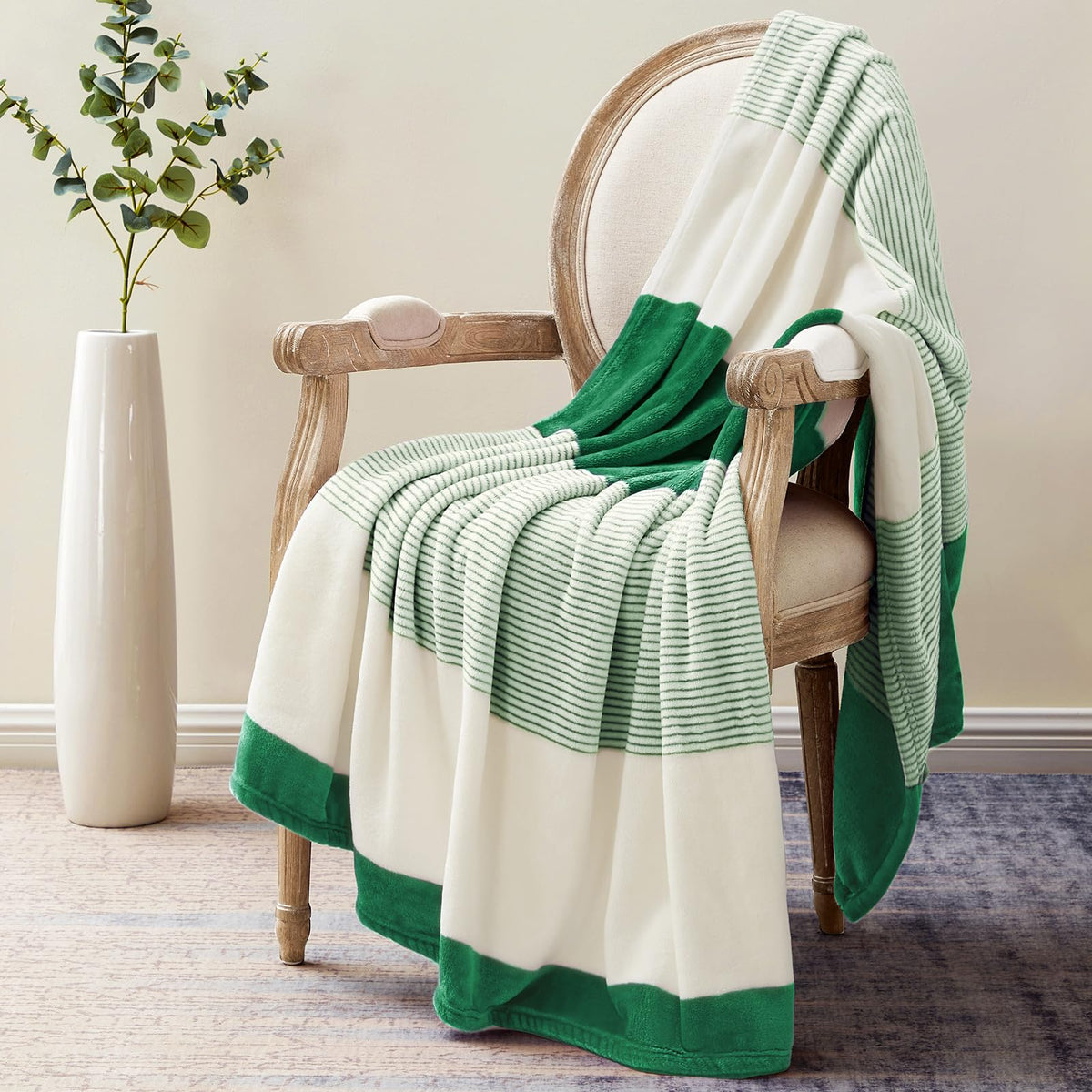Homelike Moment Fleece Throw Blanket Twin Size, Green Soft Fluffy Twin Blanket, Fuzzy Cozy Plush Flannel Blankets for Sofa, Comf