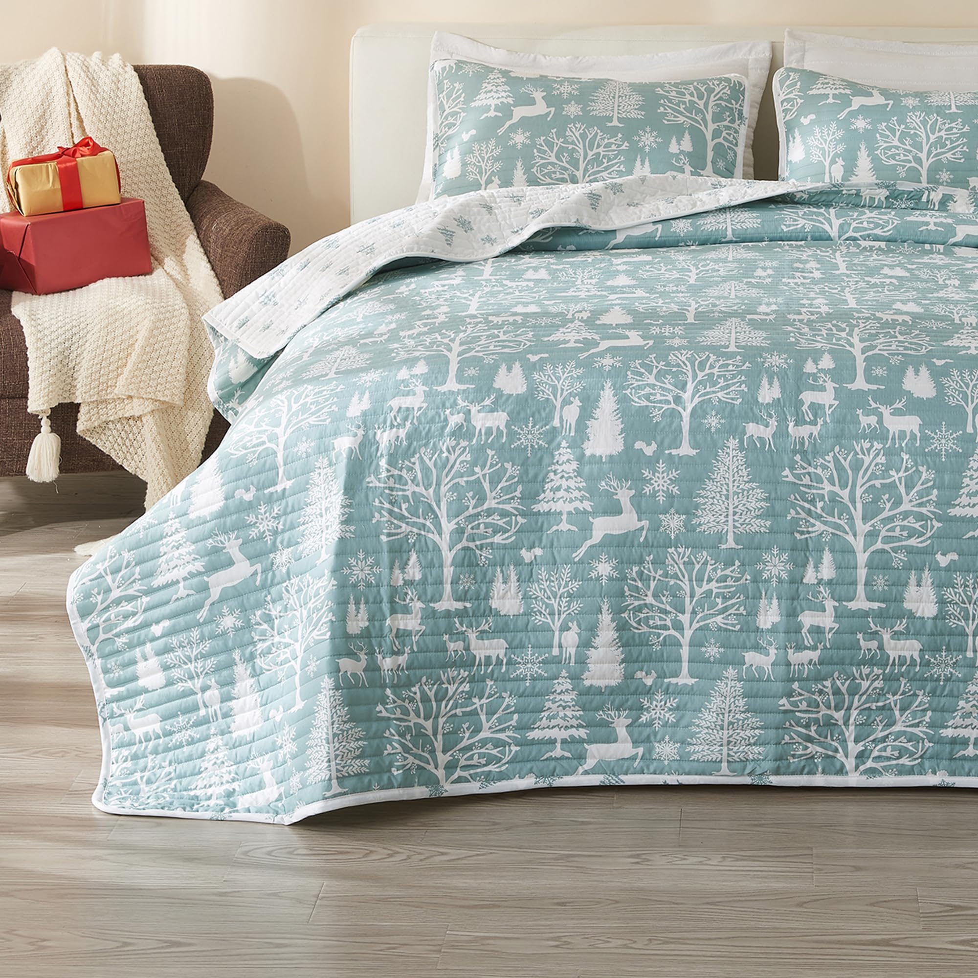Full/Queen Blue Winter Forest Quilt Set With Shams - Reversible Bedspread Coverlet With Versatile Holiday Pattern Bedding Set (I