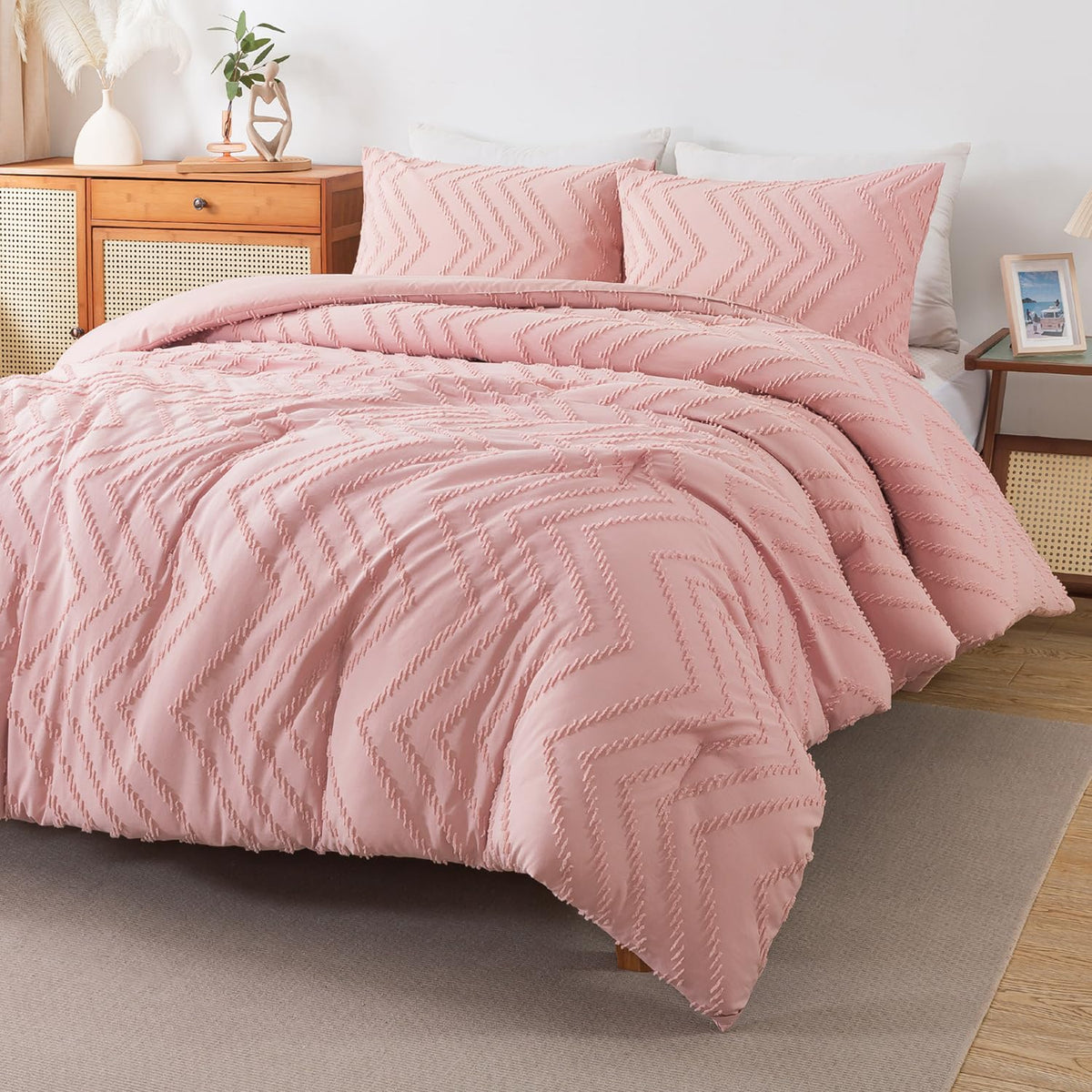 Andency Pink Comforter Set Queen, Boho Cute Girls Women Soft Fluffy Warm Lightweight Bedding Comforter Sets For Queen Bed, 3 Pieces Chevron Tufted Aesthetic Microfiber Comforter Set