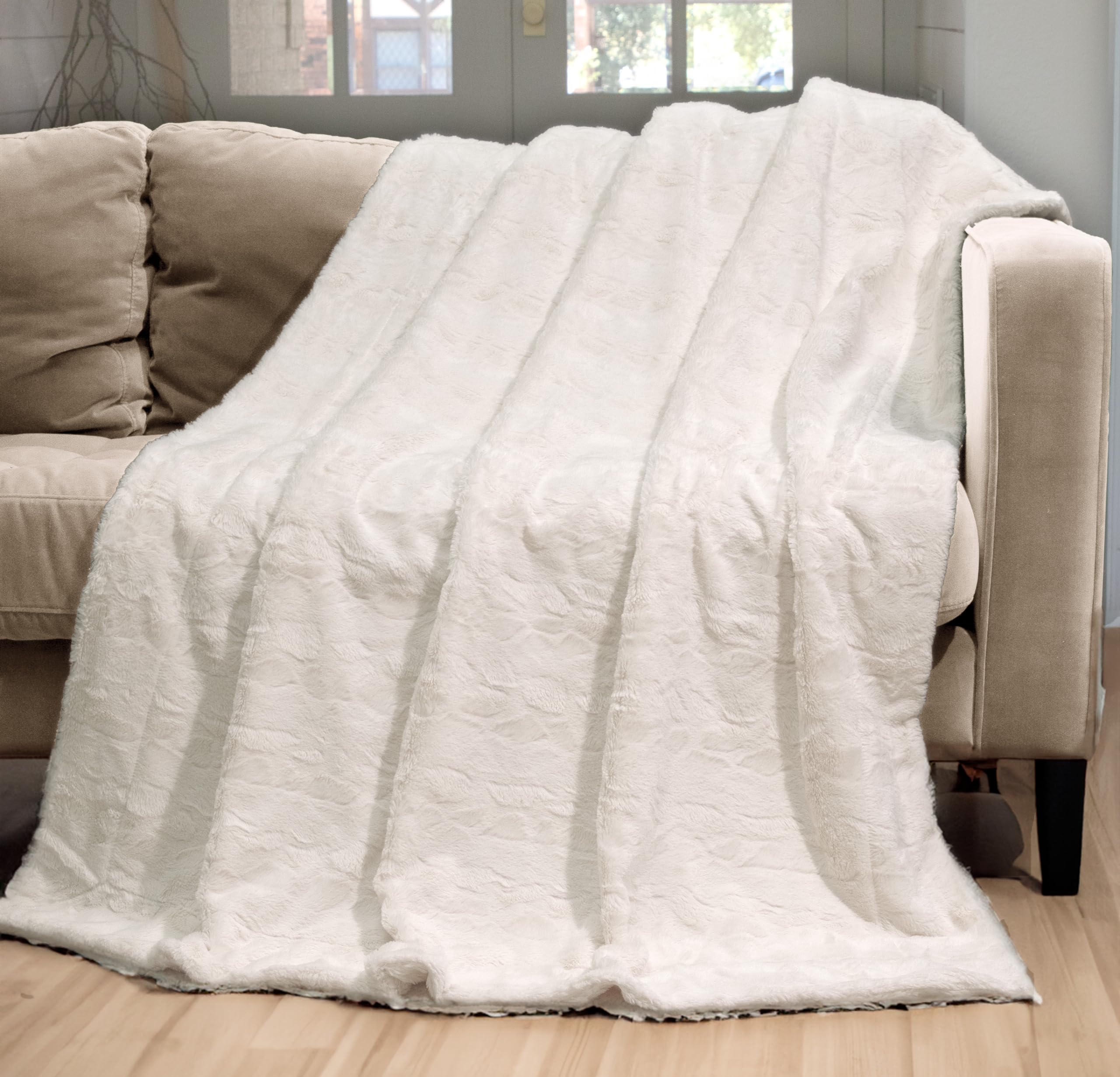 Wolf Creek Blanket Double Soft Luxurious Indulgent Faux Fur No Shed Throw - Softest Cozy & Lightweight Reversible Thow Blanket F