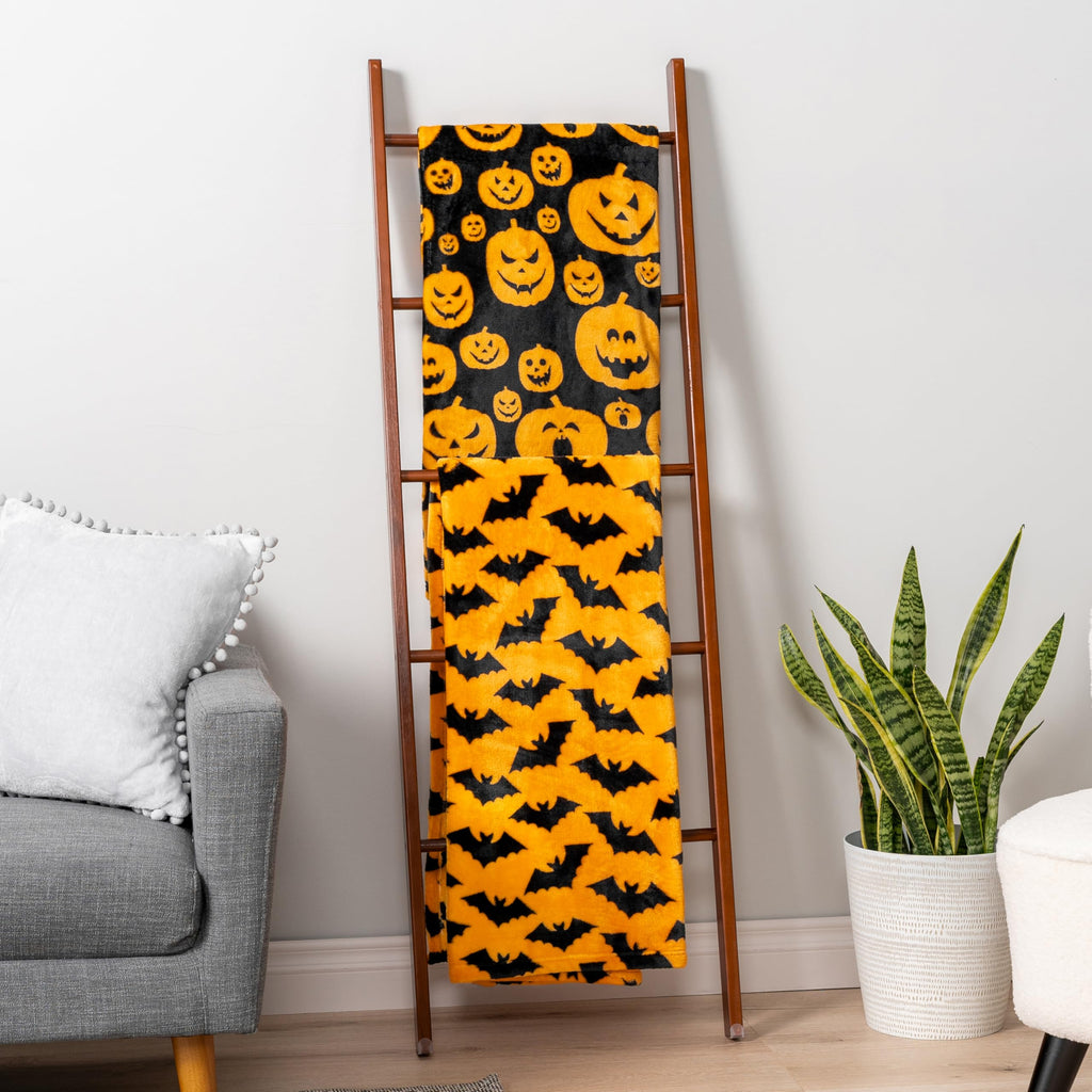 Pavilia Halloween Throw Blanket For Couch | Orange Pumpkin Fall Fleece Blanket | Soft, Plush, Warm Black Fall Cabin Throw, 60X80