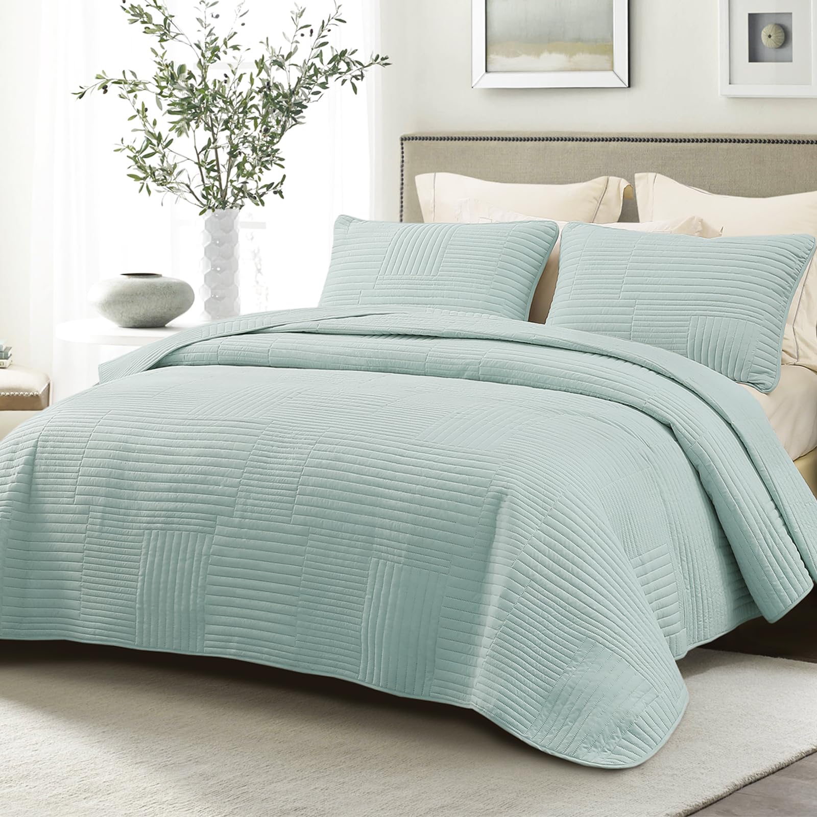 Whale Flotilla Ultra Soft California King Quilt Bedding Set, Lightweight Fall Aqua Blue Quilts Bedspreads Oversized, Ultrasonic