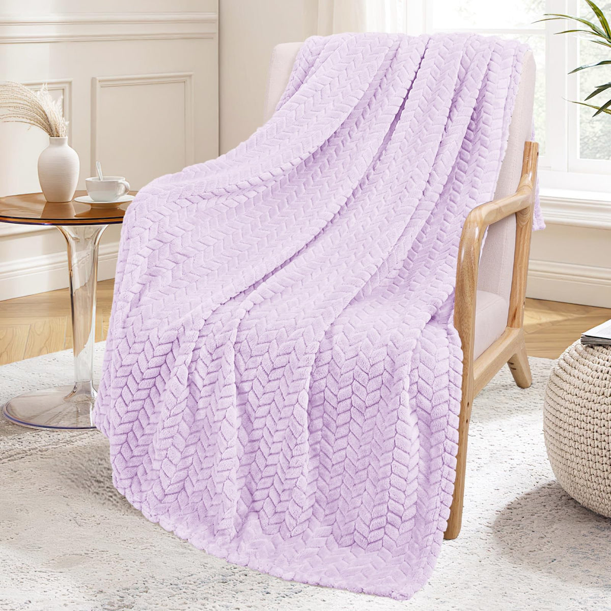 Exclusivo Mezcla Lilac Purple Fleece Throw Blanket For Couch And Bed, 50X70 Inches Soft Cozy 3D Decorative Jacquard Flannel Blan