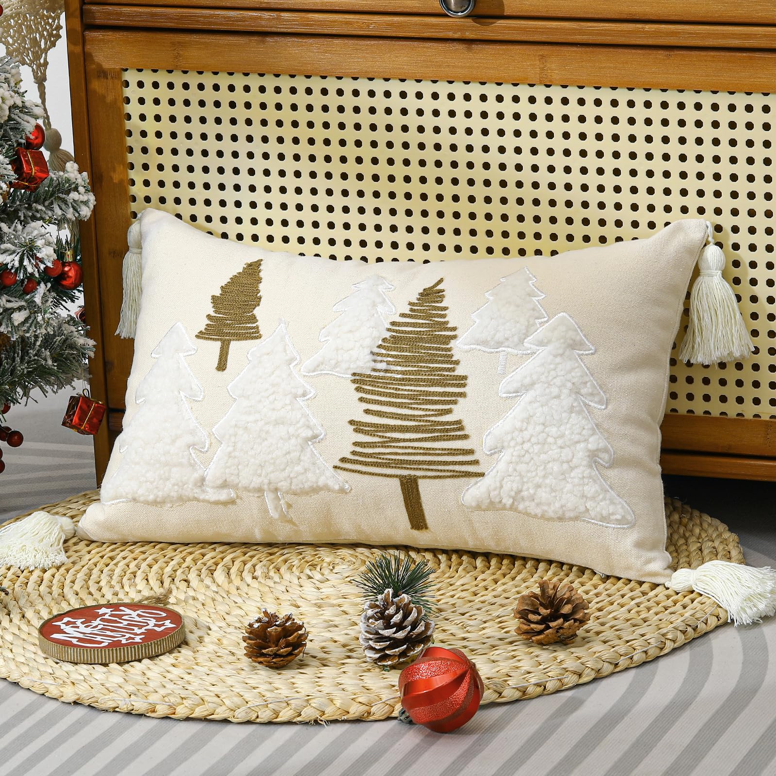 Lewondr Christmas Pillow Covers, 12X20 Inch 1Pcs Soft Cute Pellet Velvet Embroidery Trees Brown White Decorative Lumbar Pillow C