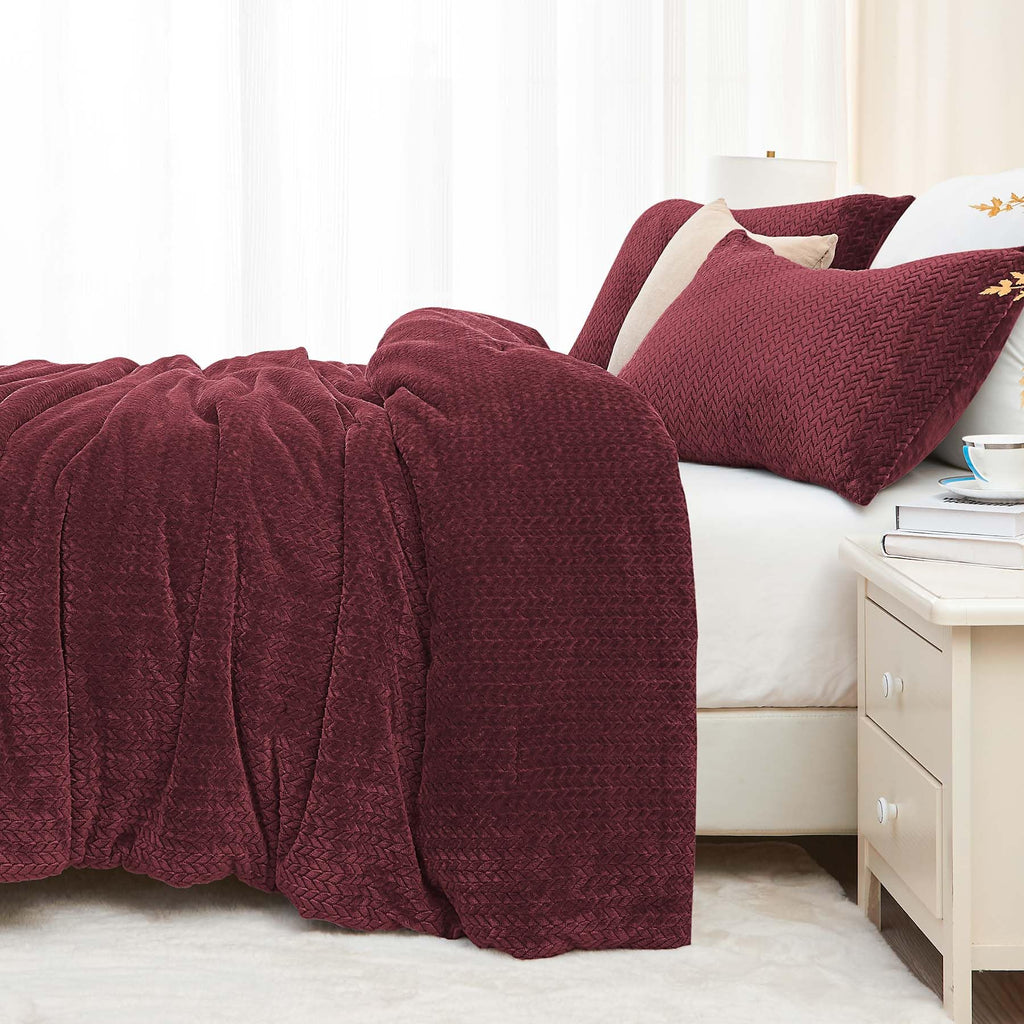 ChiXpace Fluffy Queen Comforter Set - Furry Burgundy Leaves Pattern Faux Fur Bed Set, Winter Ultra Soft Fuzzy Comfort Set, Velve