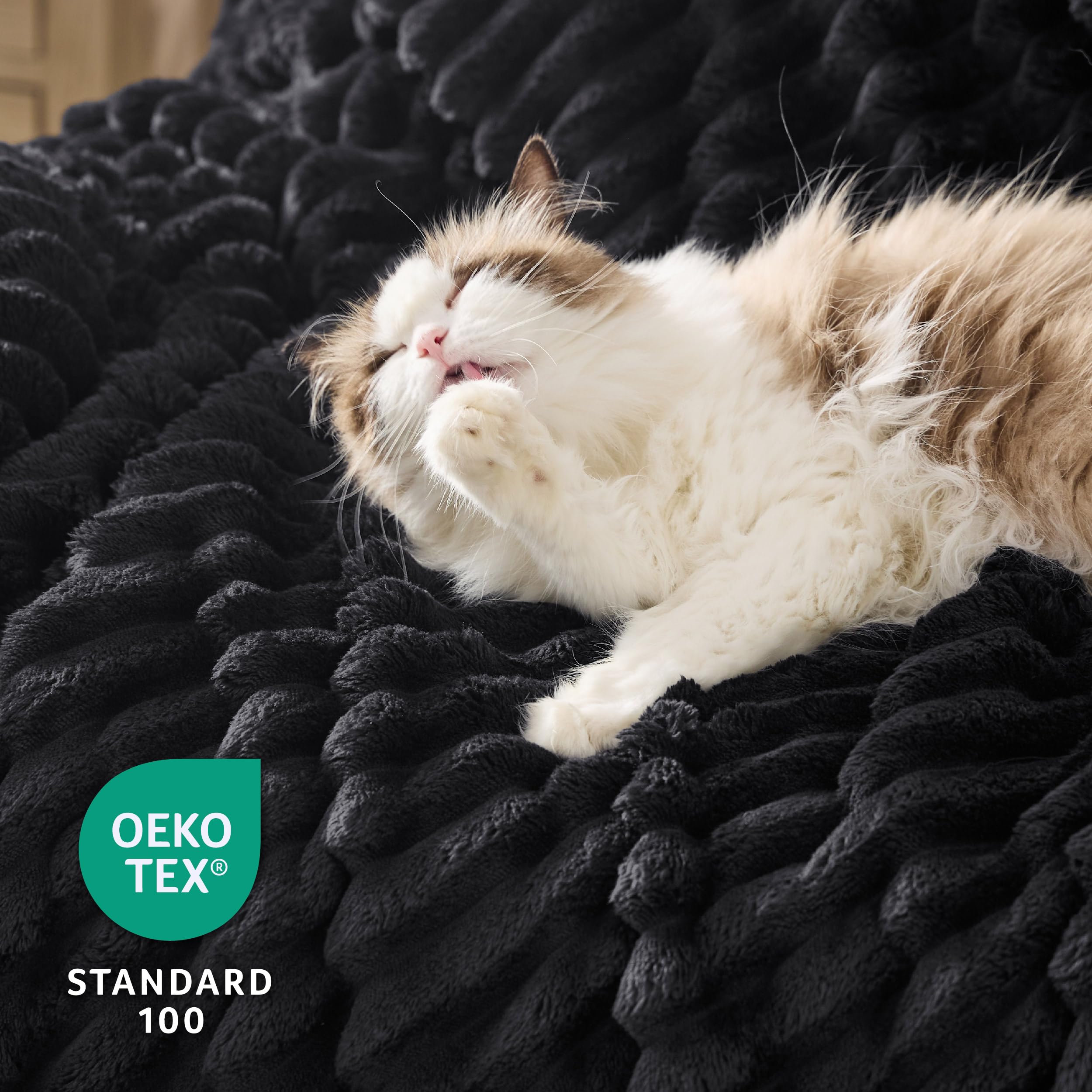 Bedsure Sherpa Throw Blanket For Couch - Super Soft Cozy Fleece Thick Warm Blanket For Winter, Plush Black Throw Gift For Women, 50X60 Inches