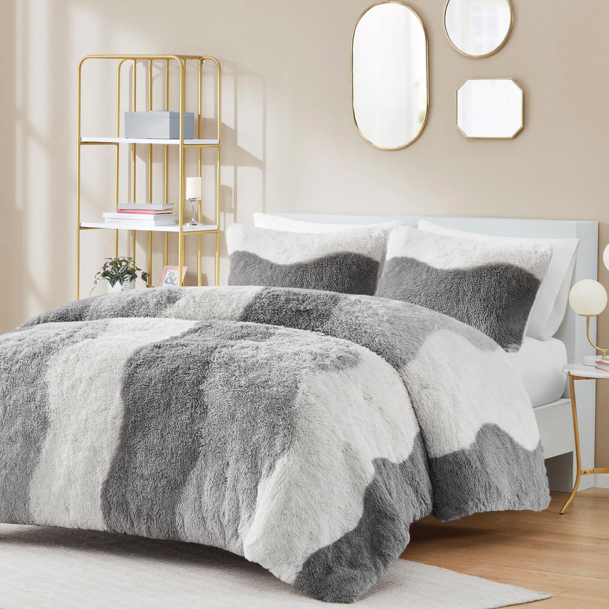 Intelligent Design Shaggy Faux Fur Comforter Set, Cozy & Soft Long Fur With Ombre Color Waves Pattern, Modern All Season Down Al