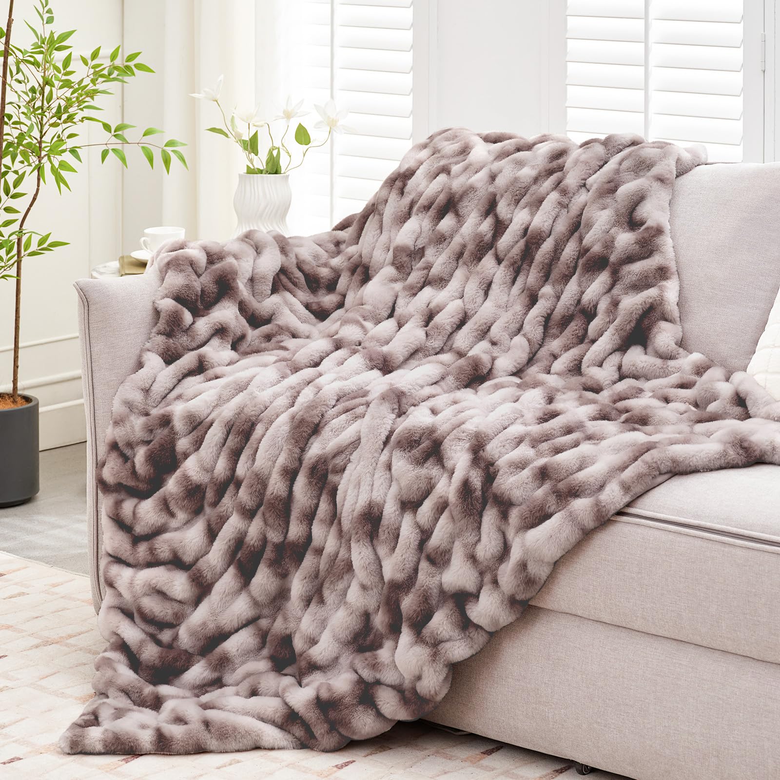 Vfroo Ultra Soft Luxury Faux Fur Twin Blanket For Counch,Fuzzy Fluffy Plush Warm Cozy Elegant Wrinkled Blanket For Sofa Bedroom
