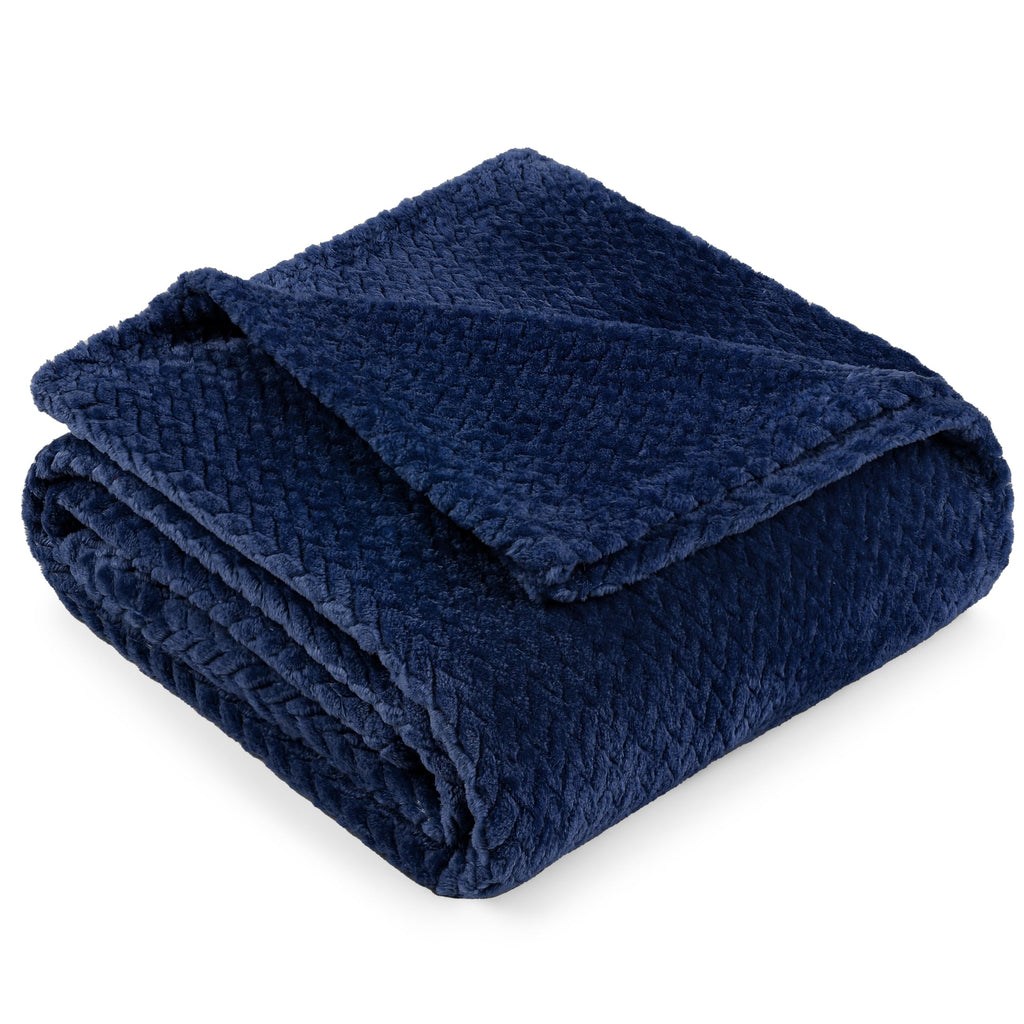 PAVILIA Soft Fleece Navy Blue Throw Blanket for Couch, Lightweight Plush Warm Blankets for Bed, Fuzzy Cozy Flannel Blanket Throw