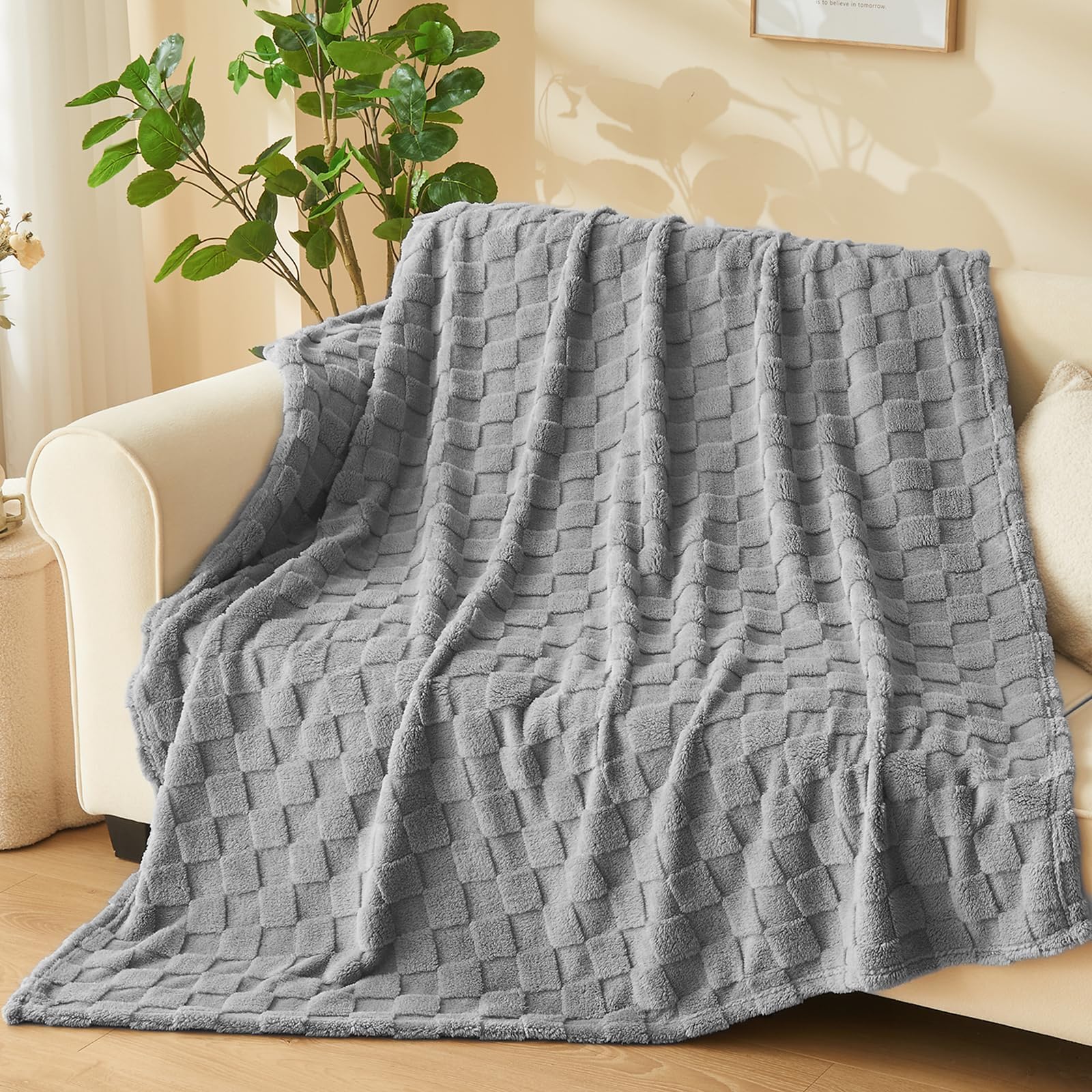 Newcosplay Super Soft Twin Blanket Grey Premium Silky Flannel Fleece 3D Checkered Lightweight Bed Blanket All Season Use (Grey C