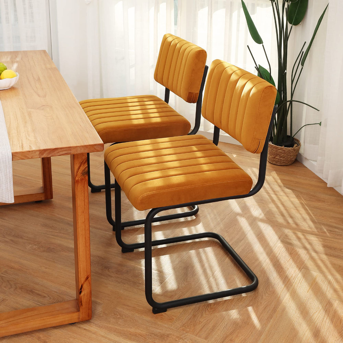 Onevog Velvet Dining Chairs Set Of 2, Upholstered Kitchen Dining Room Chair, Comfy Chair With Black Metal Legs, Cantilevered Design Chair For Bedroom, Living Room (Orange)