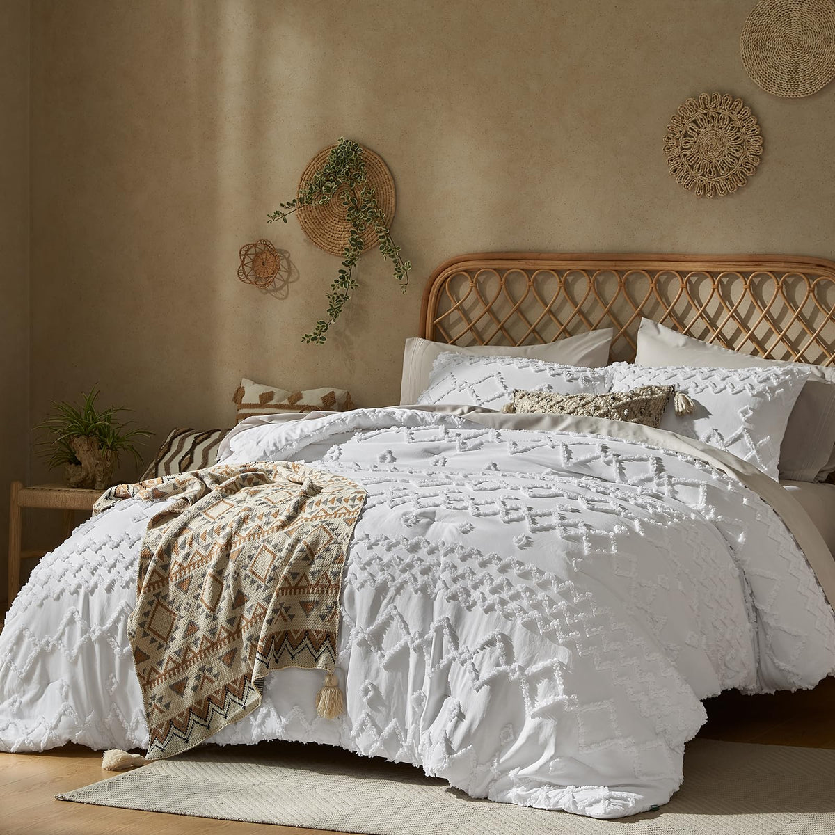 Himeet Queen Comforter Set- White Comforter Queen,Tufted Shabby Chic Bedding Comforter Set,3 Pieces Boho Comforter Set Queen For