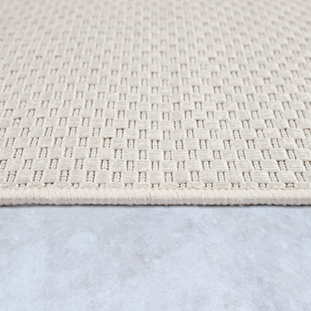 Solid Outdoor Rug For Patio Or Balcony Weatherproof In Mottled Cream, Size: 3'11' Round