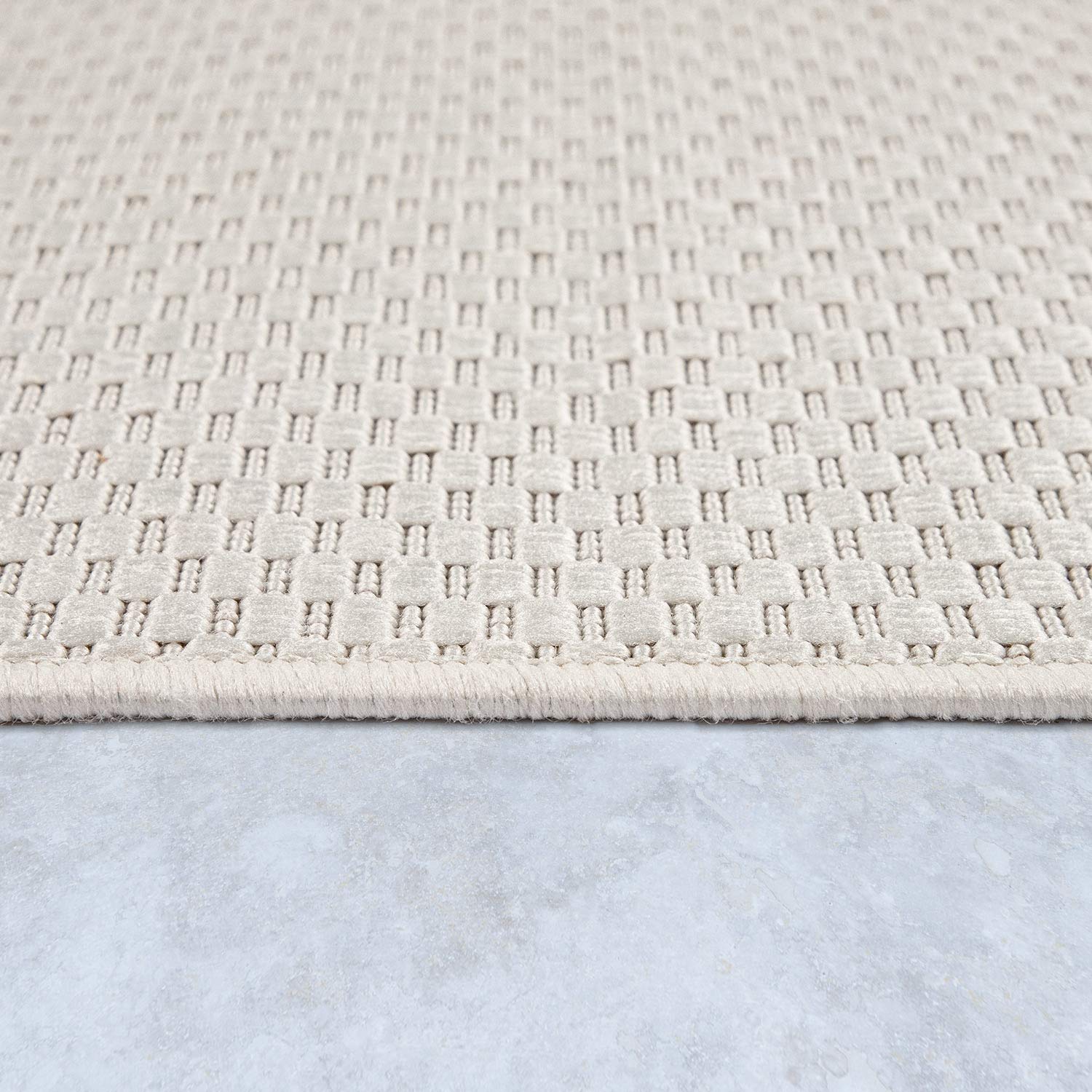 Solid Outdoor Rug For Patio Or Balcony Weatherproof In Mottled Cream, Size: 6'7' X 9'2'