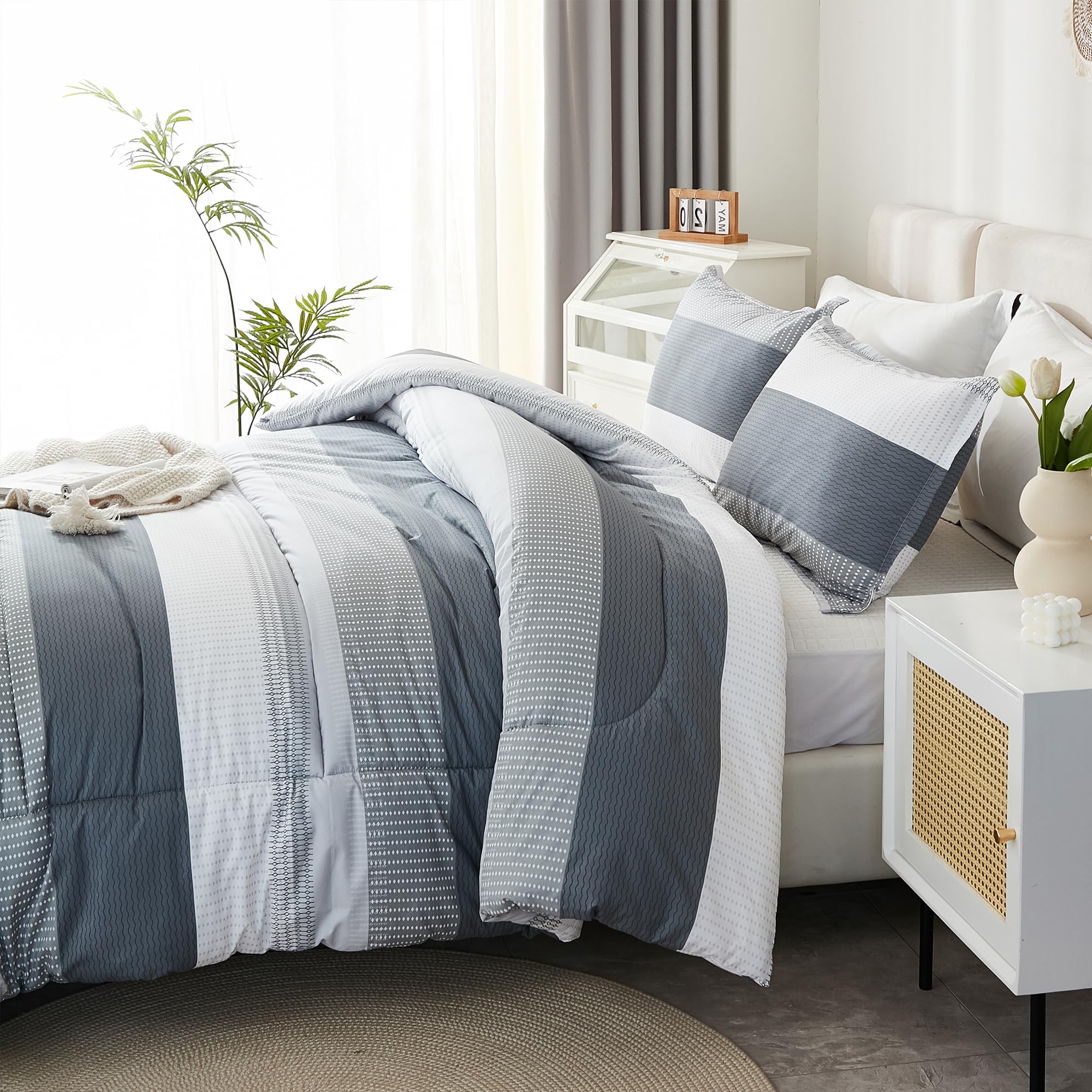 Litanika Light Grey California King Comforter Set, 3 Pieces Cal King Lightweight Gray White Colorblock Stripe Bedding Comforter