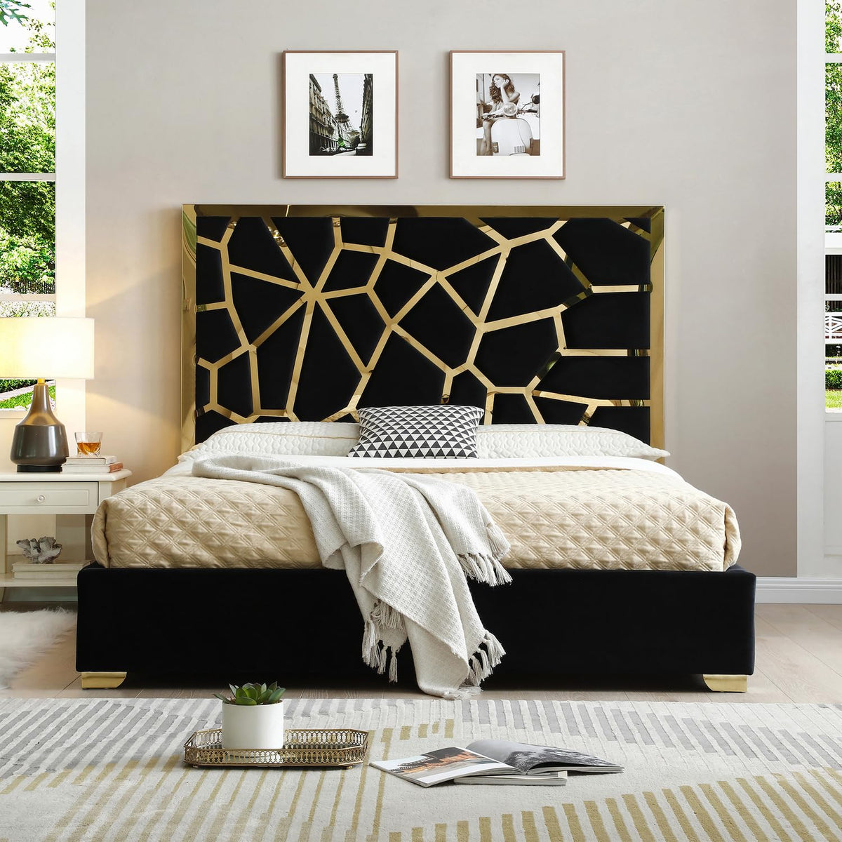 Woodpecker'S Inc Serenity Velvet Bed With Gold Metal Frame (Black, Queen)