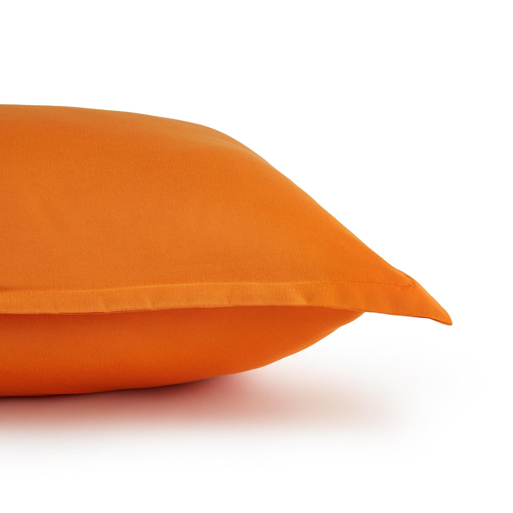 Amazon Basics 3 Piece Microfiber Kid'S Comforter And Pillow Sham Set Bright, Full/Queen, Bright Orange, Solid