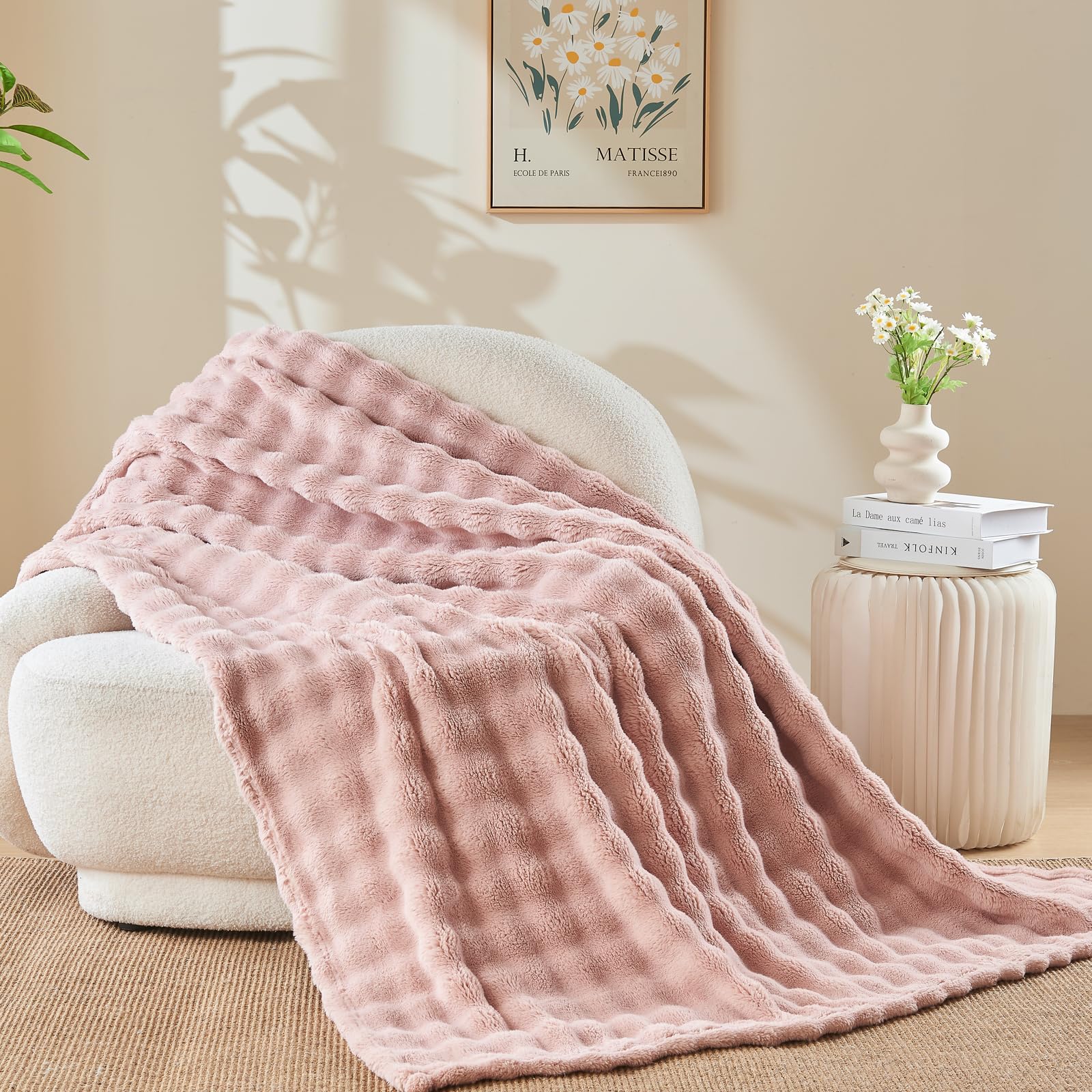 Newcosplay Throw Blanket For Couch Pink Super Soft Flannel Fleece 3D Bubble Lightweight Bed Blanket All Season Use (Pink, Throw(