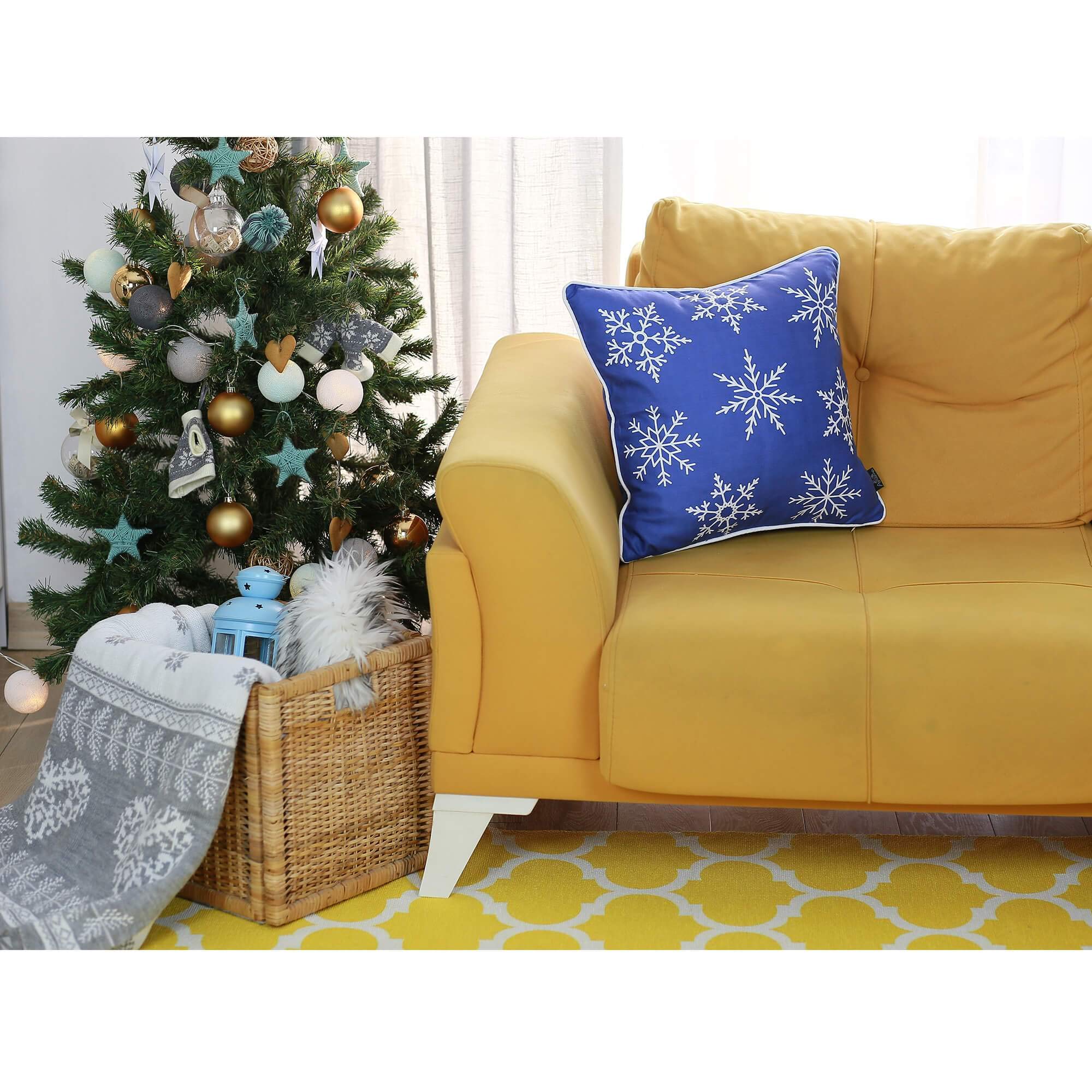 HomeRoots 100% Polyester Brushed Set of 2 18' Christmas Snowflakes Throw Pillow Cover in Blue