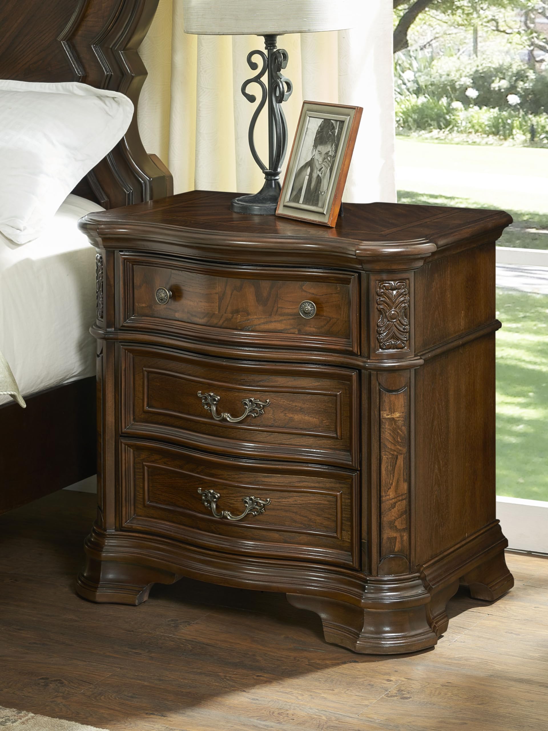 Steve Silver Royale USB and Pwr Outlet Nightstand, 30" L x 18.75" W x 29.5" H, Traditional Brown Cherry