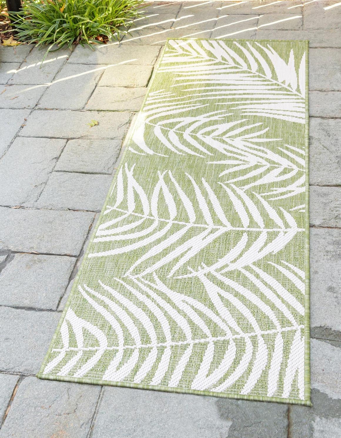 Unique Loom Outdoor Botanical Collection Area Rug - Palm (2 x 8 Runner Green/Ivory)