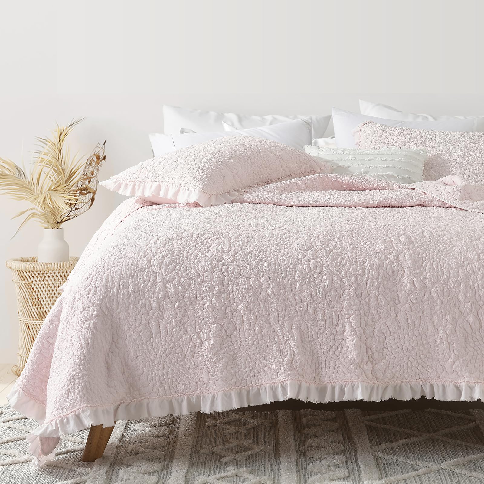 Horimote Home Pink Ruffled Quilt King Size, Stone-Washed Microfiber Lightweight Crinkled Farmhouse Rustic Shabby Chic Bedding Se