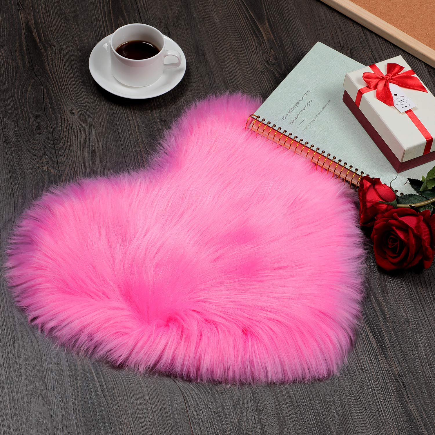 Mudder 2 Pieces Heart Shaped Rug Faux Room Fluffy Carpet Heart Shaped Door Mat For Room Bedroom, 12 X 16 Inch(Rose Red)