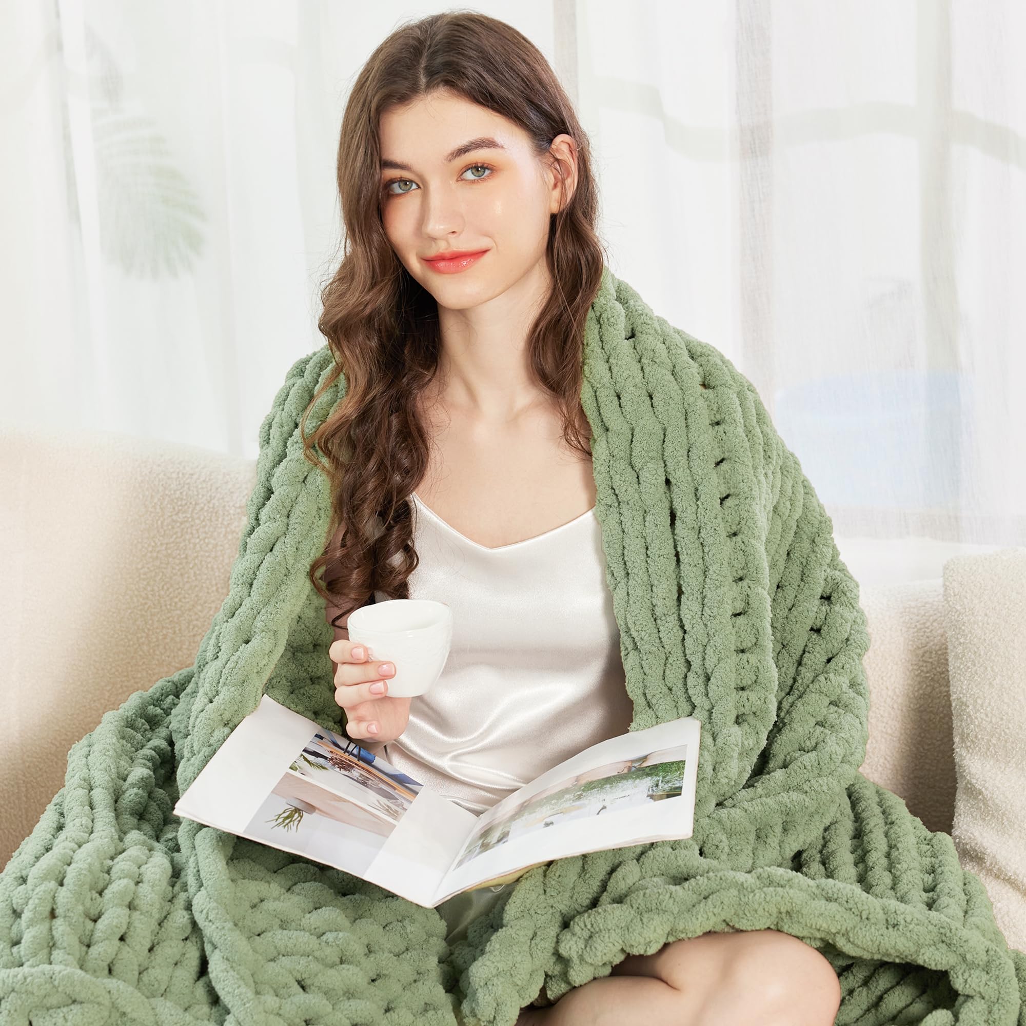Admitrack Chunky Knit Blanket Throw, 100% Hand Knit Chenille Throw Blanket For Sofa & Home Decor, Soft And Cozy Knitted Throw Bl