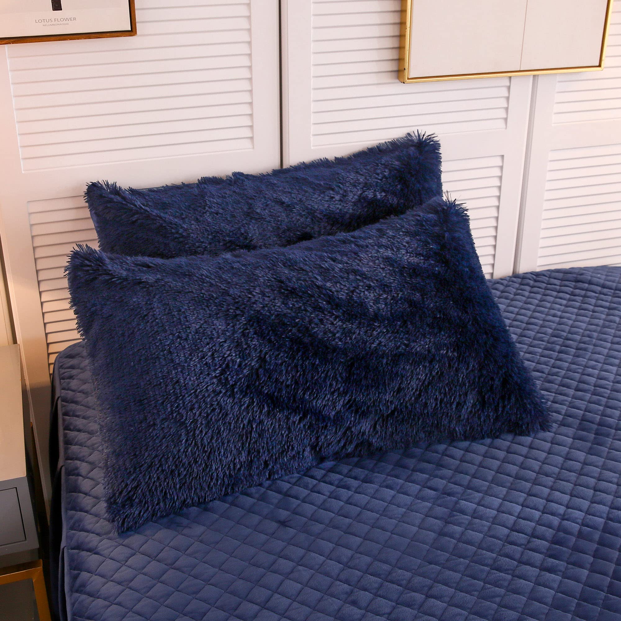 Liferevo 2 Pack Royal Blue Faux Fur Pillow Shams,Shaggy Plush Home Decorative Luxury Series Super Soft Furry Pillow Case With Zi