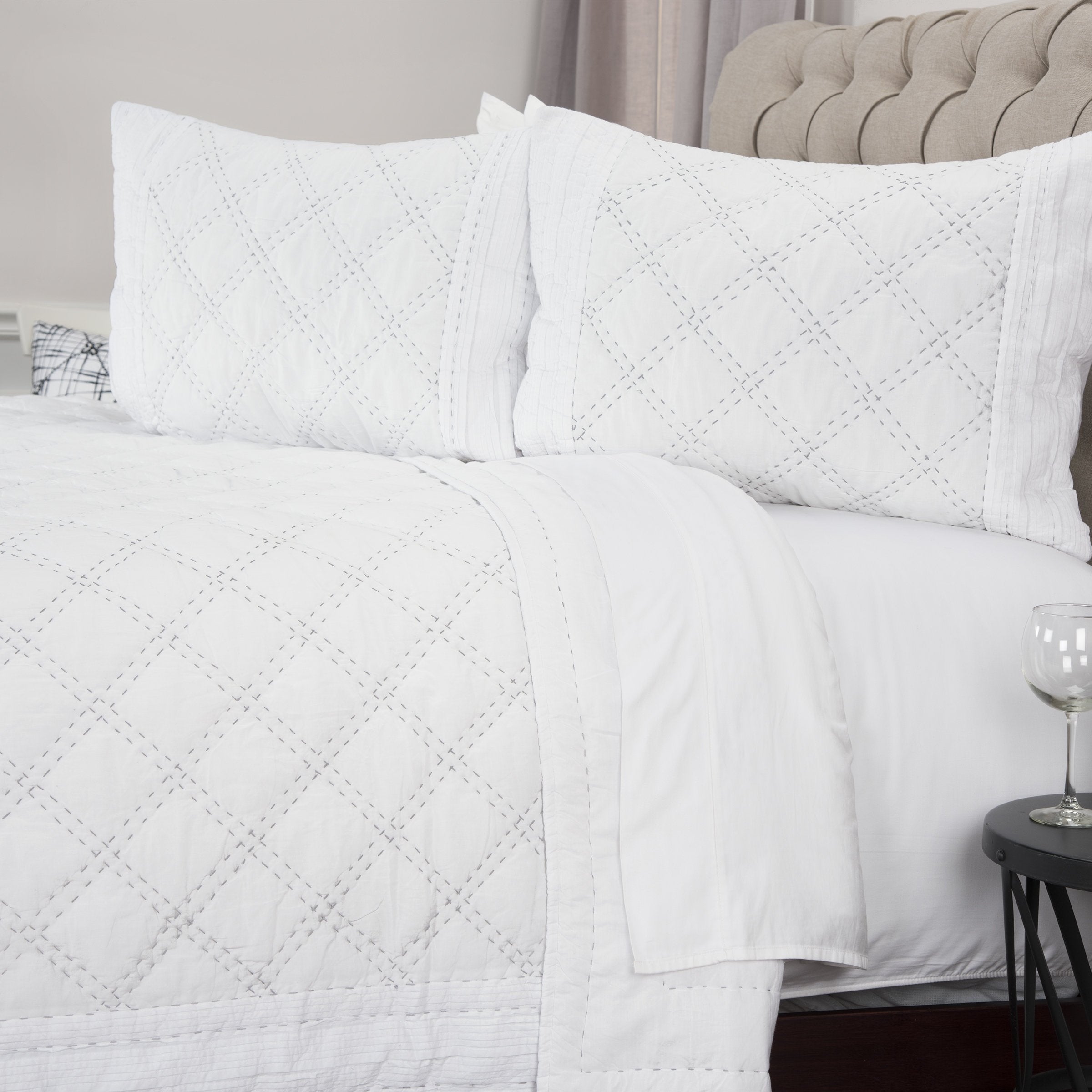 Rizzy Home | BQ4542 | Polyester King Sham | 20&quot;x36&quot; White/Gray/Nuetral Geometric