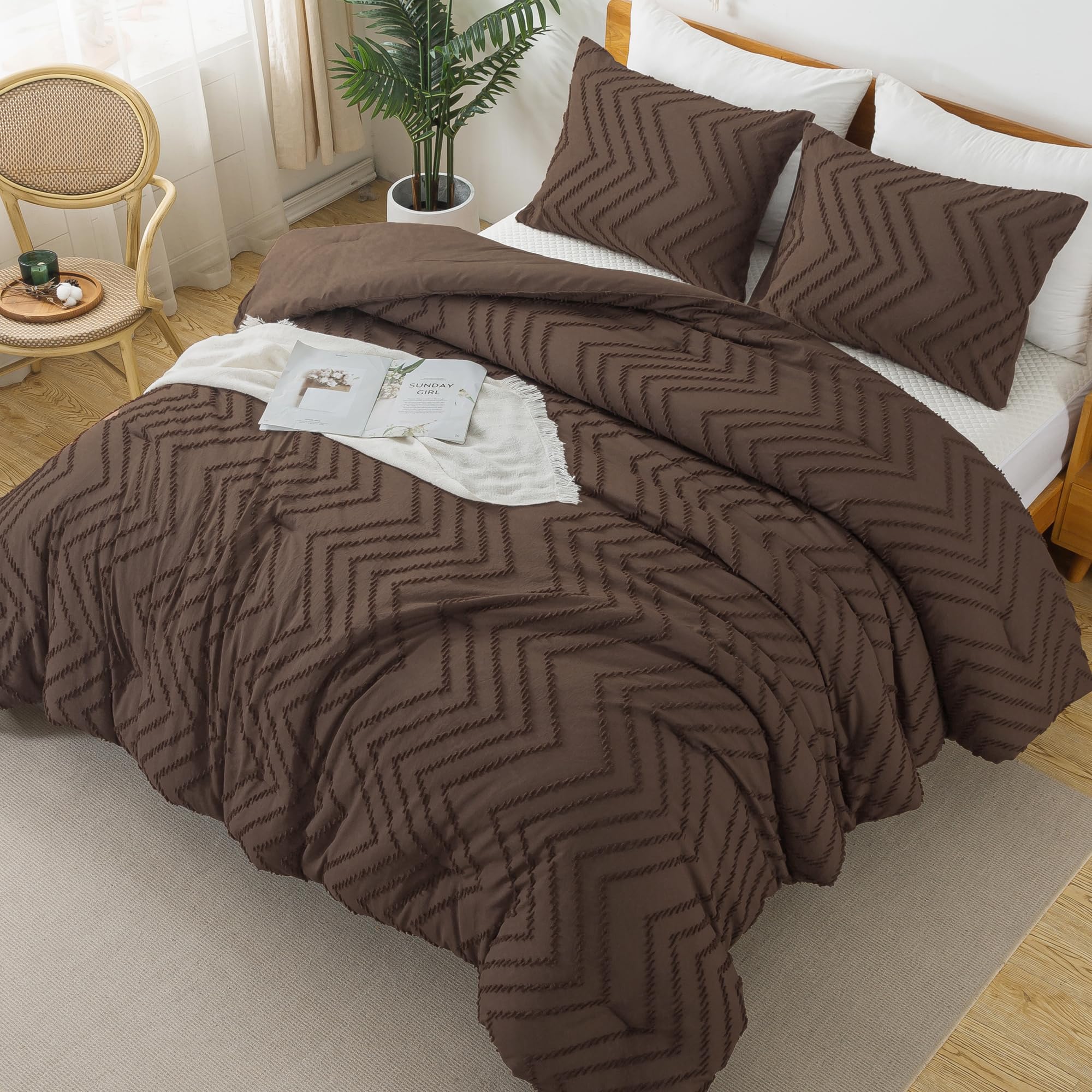 Litanika Brown Queen Size Comforter Sets, 3 Pieces Lightweight Chevron Tufted Bedding Comforter Set, Fluffy Down Alternative Com