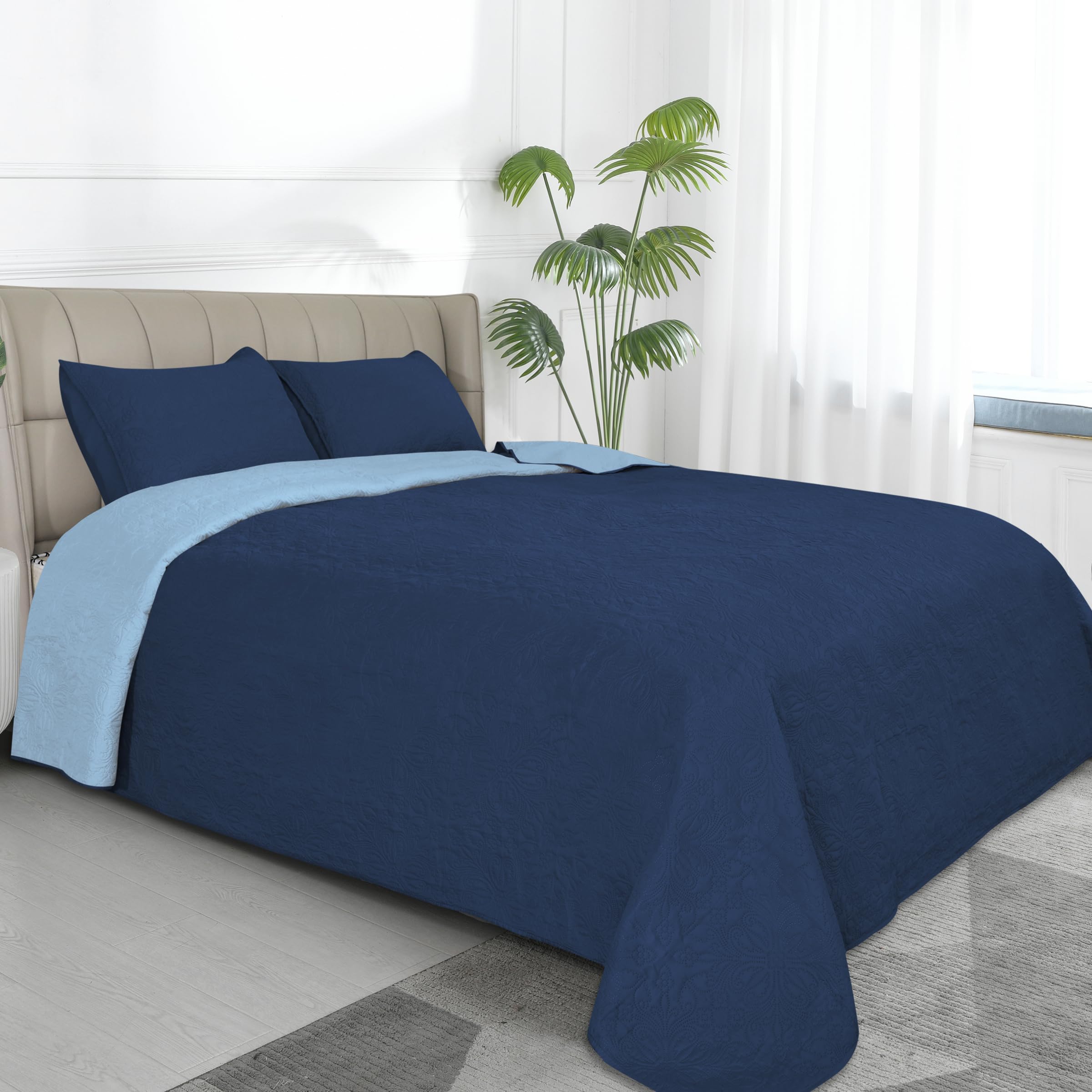 Easy-Going Full/Queen Size Reversible Quilt Set With 1 Quilt And 2 Pillow Shams, Soft Bed Quilt Cover, Water Resistant Lightweight Microfiber Bedspread, Stain Resistant, Damask-Dark Blue/Light Blue
