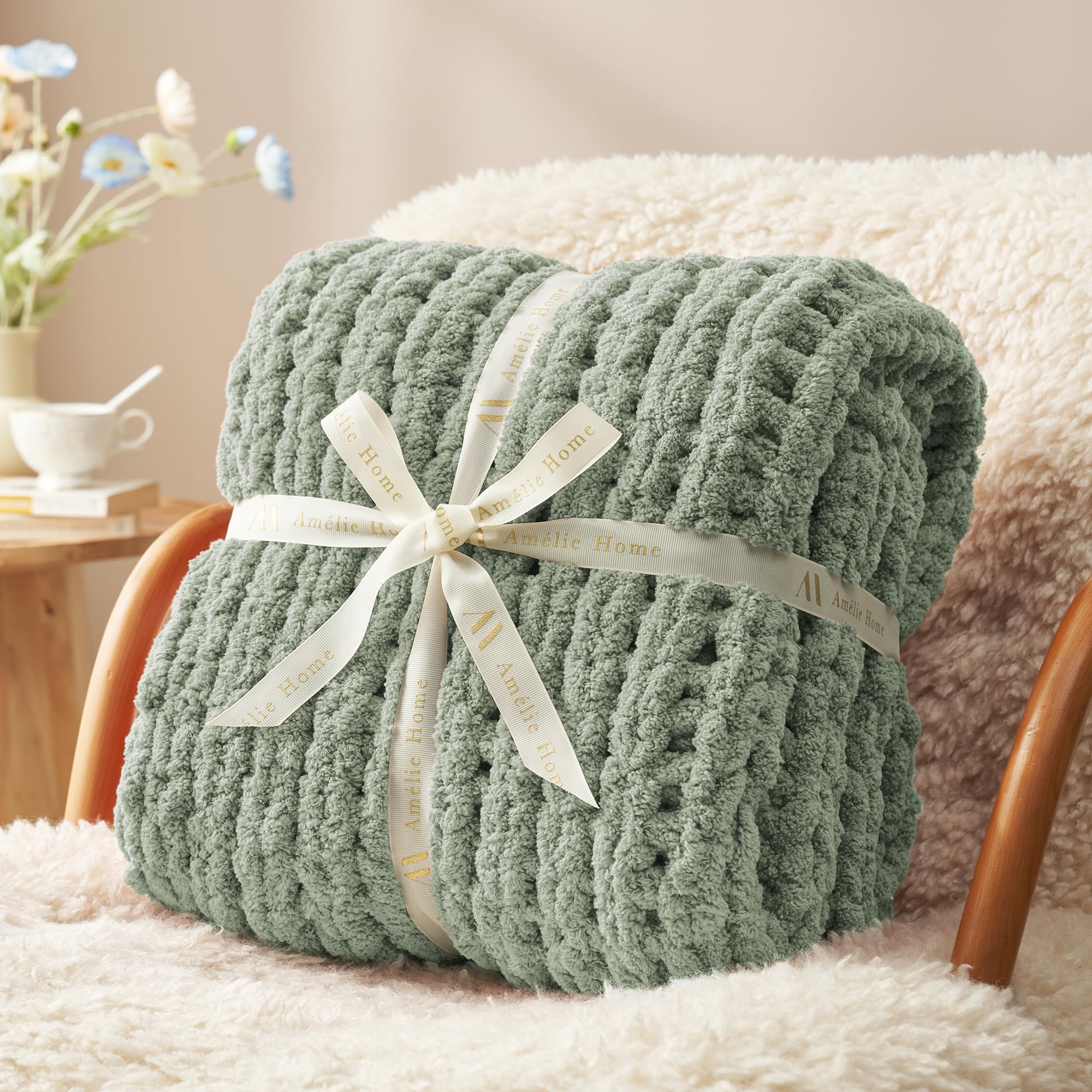 Am  Lie Home Soft Chunky Knit Throw Blanket, Thick Chenille Yarn Cozy Knit Throw, Warm Fluffy Handmade Crochet Knot Blanket For