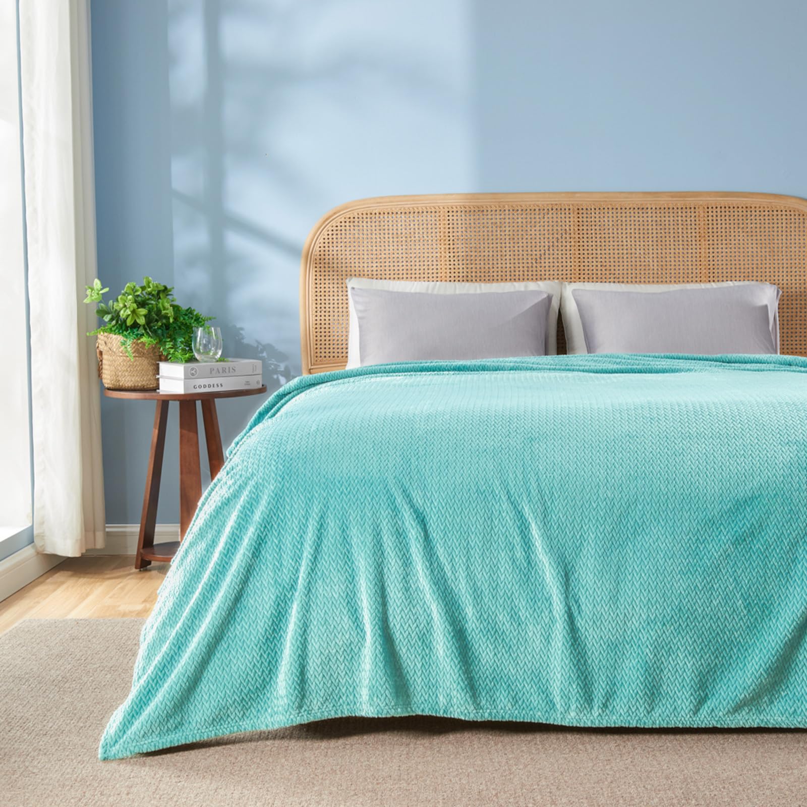 Newcosplay Super Soft Queen Blanket Turquoise Premium Silky Flannel Fleece Leaves Pattern Lightweight Bed Blanket All Season Use