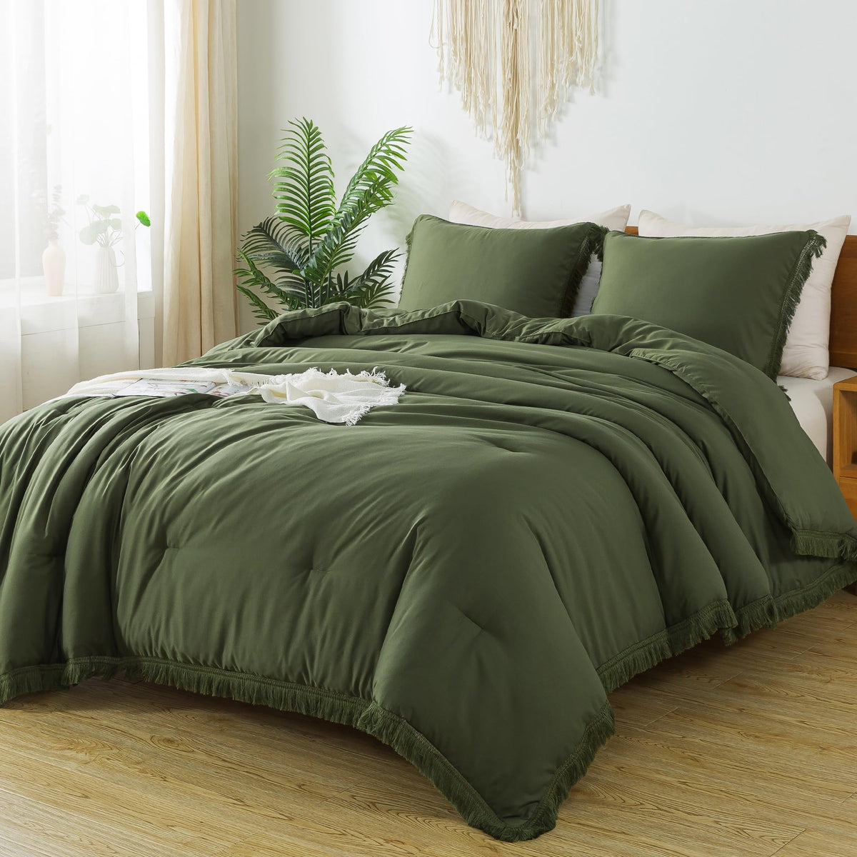 Andency Olive Green Comforter Set Queen, 3 Pieces Boho Tassel Lightweight Bedding Comforter Sets, All Season Soft Fluffy Fringe