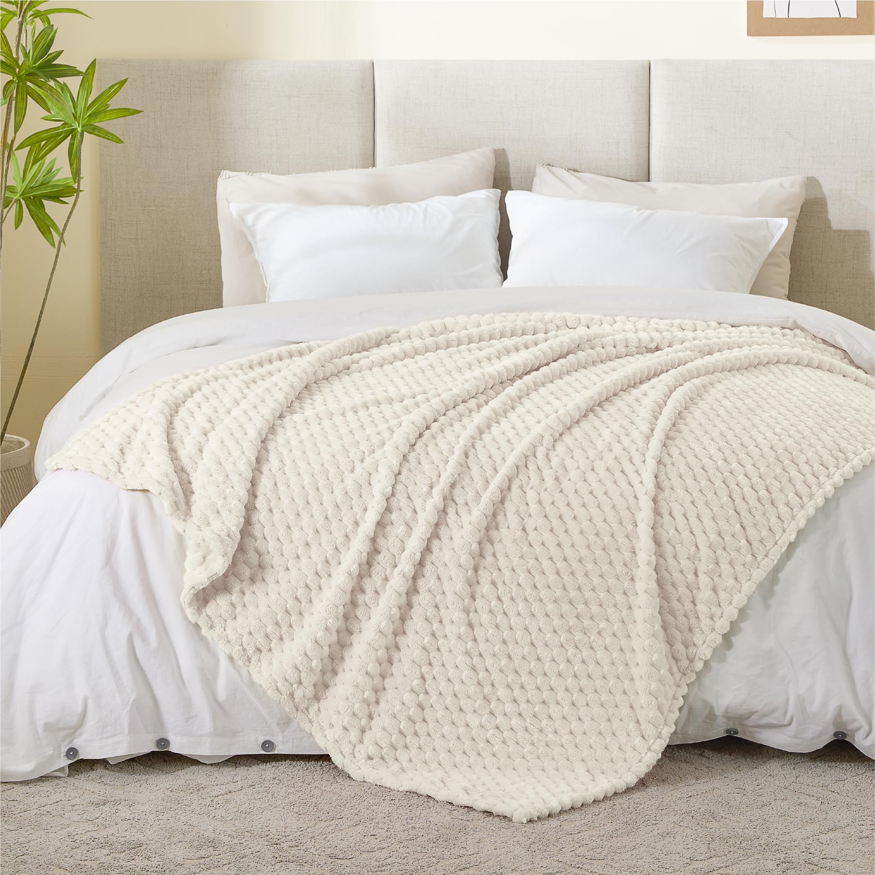 Bedelite Fleece Blanket - 3D Jacquard Decorative Cream Throw Blankets For Couch & Bed, Soft And Cozy Warm Plush Fluffy Blanket A