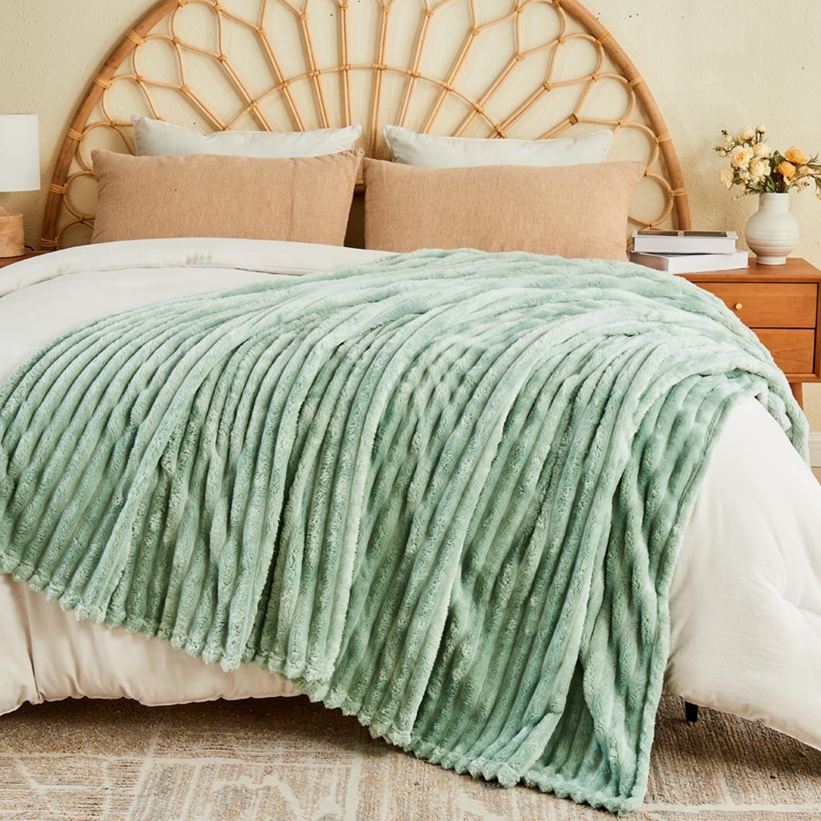Newcosplay Super Soft Queen Blanket New Sage Green Premium Silky Flannel Fleece 3D Ribbed Jacquard Lightweight Bed Blanket All S