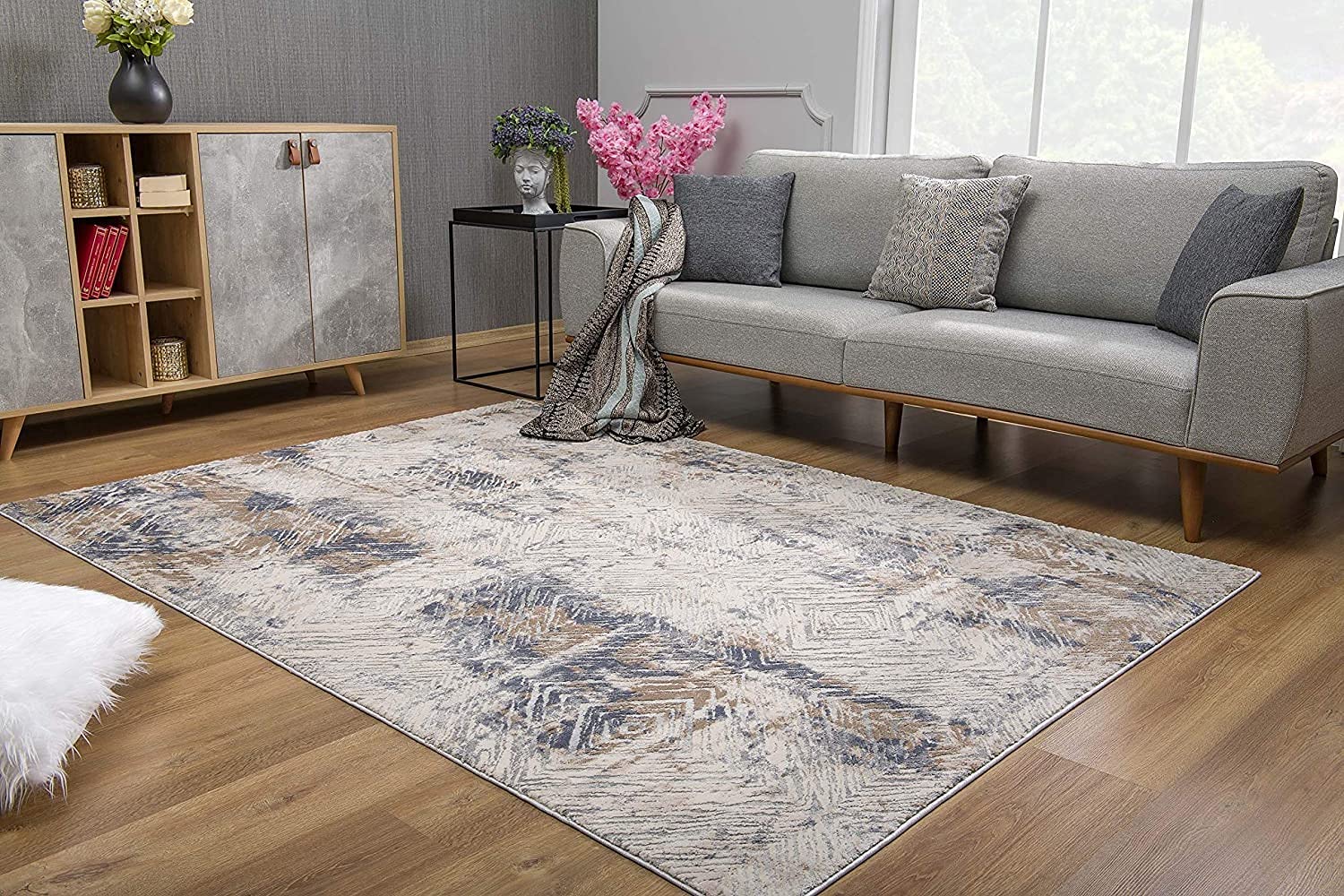 HomeRoots 100% High Grade Polypropylene 7â€ x 10â€ Ivory and Beige Abstract Diamonds Area Rug