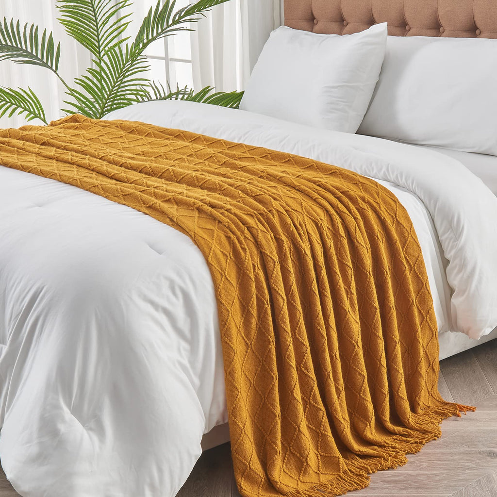 Inhand Knitted Fall Throw Blanket For Couch And Bed, Knit Fall Decor Halloween Blanket With Tassel, Brown Lightweight Decorative