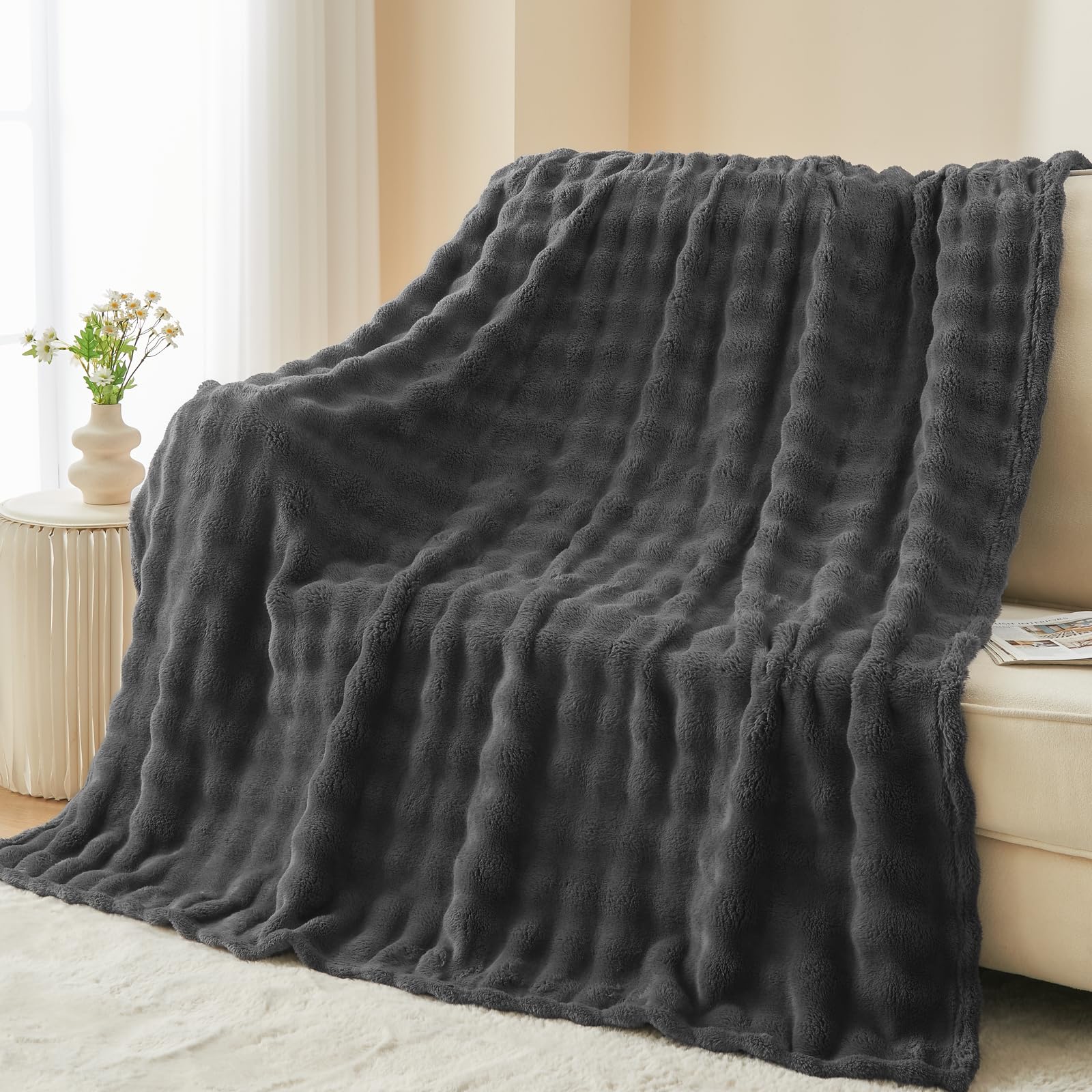 Newcosplay Twin Blanket For Couch Dark Grey Super Soft Flannel Fleece 3D Bubble Lightweight Bed Blanket All Season Use (Dark Gre