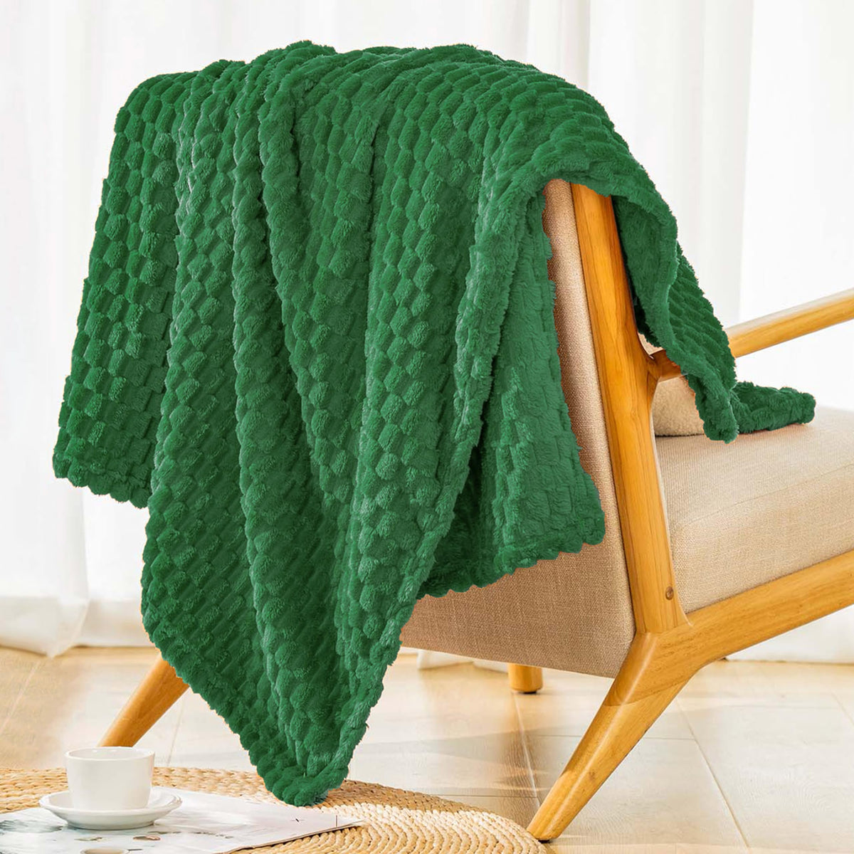 Bnuitland Dark Green Flannel Throw Blanket (50X70 Inches), 300 Gsm Fleece Cozy Warm Soft Home Decor Lightweight Bed Sofa Blanket