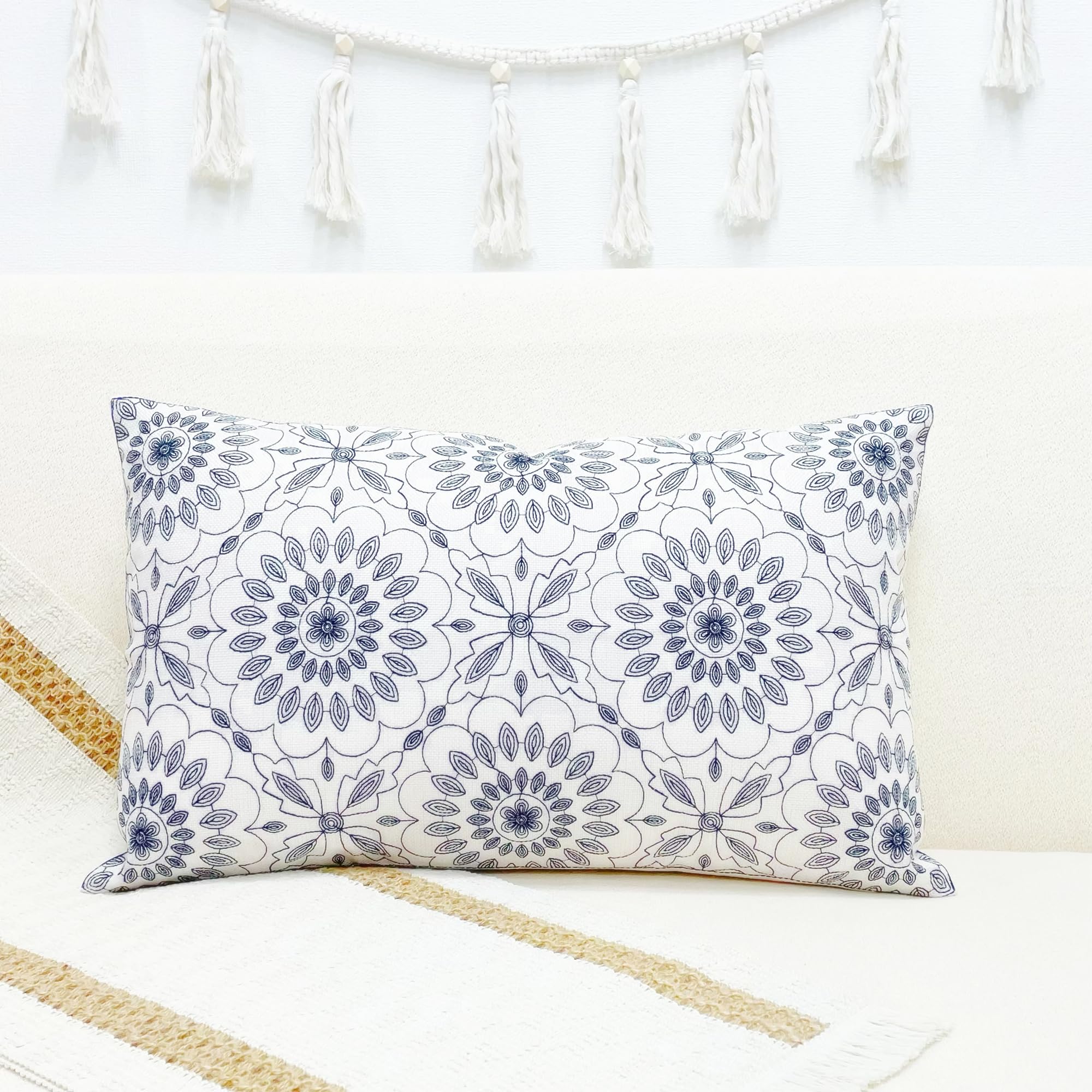 Slow Cow Linen Embroidery Decorative Lumbar Throw Pillow Cover Pillowcase Rectangular Pillow Cover Cushion Cover For Bed Couch S