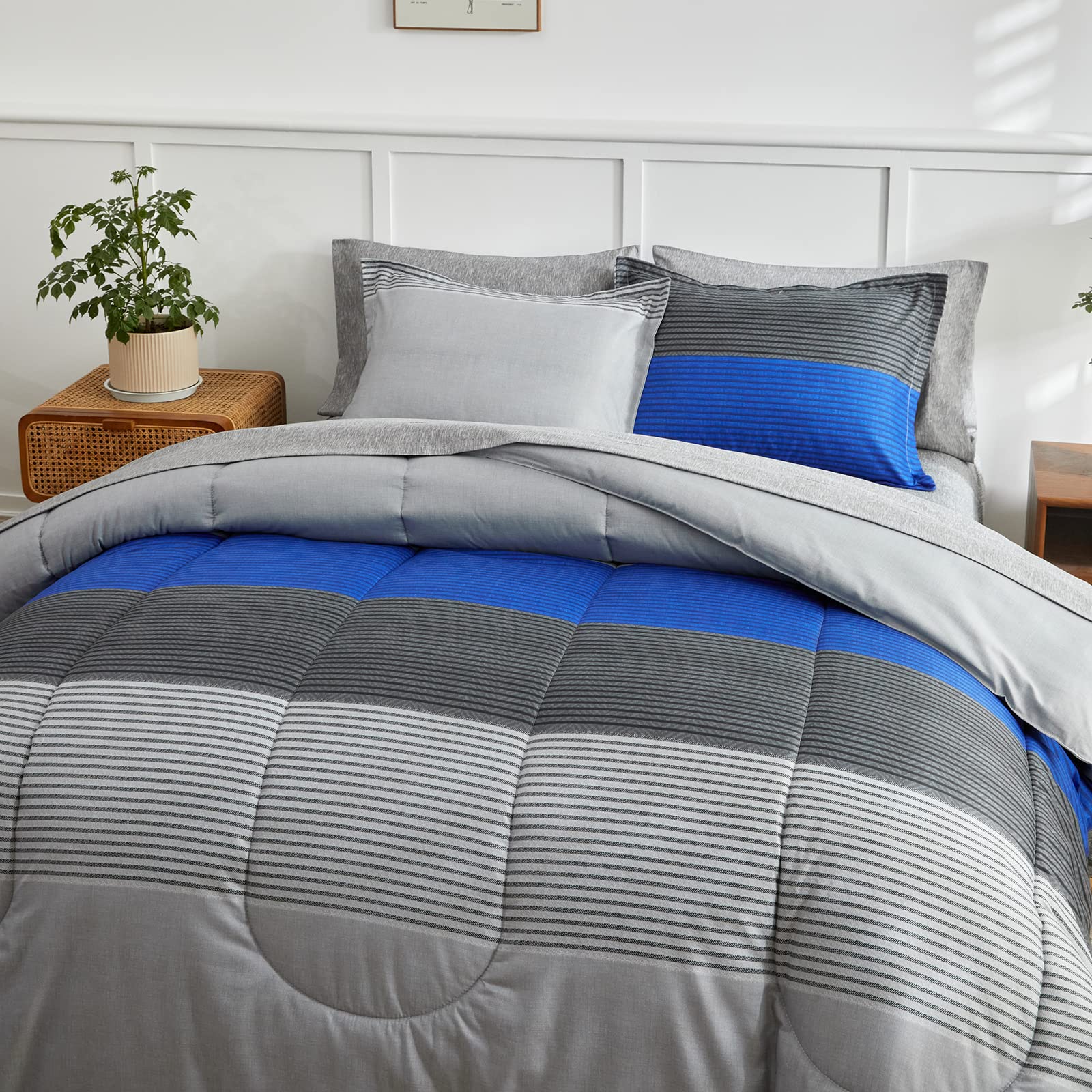 Flysheep Ombre Striped Bed In A Bag 7 Pieces King Size, Blue And Grey Stripes Comforter Sheet Set (1 Comforter, 1 Flat Sheet, 1