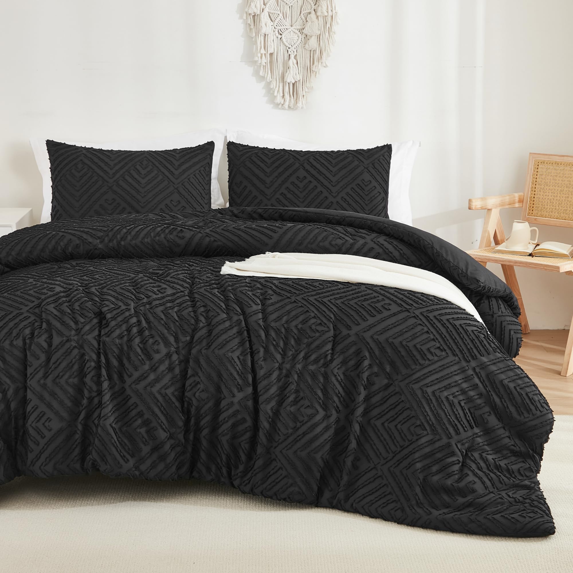 Andency Black Comforter Set Queen, Lightweight Fluffy Bedding Comforter Sets For Queen Bed, 3 Pieces Tufted Farmhouse Shabby Chic Bed Set For All Seasons (1 Comforter 90X90In, 2 Pillowcases)